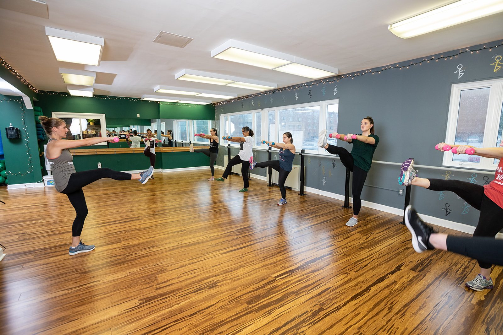 5.7.2020 Livestream Barre Cardio Circuit with Taryn