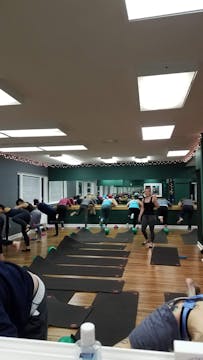 11.9.22 Stretch with Lauren