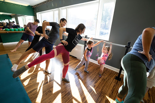 11.15.2021 Livestream Glutes & Thighs with Lauren and Colin