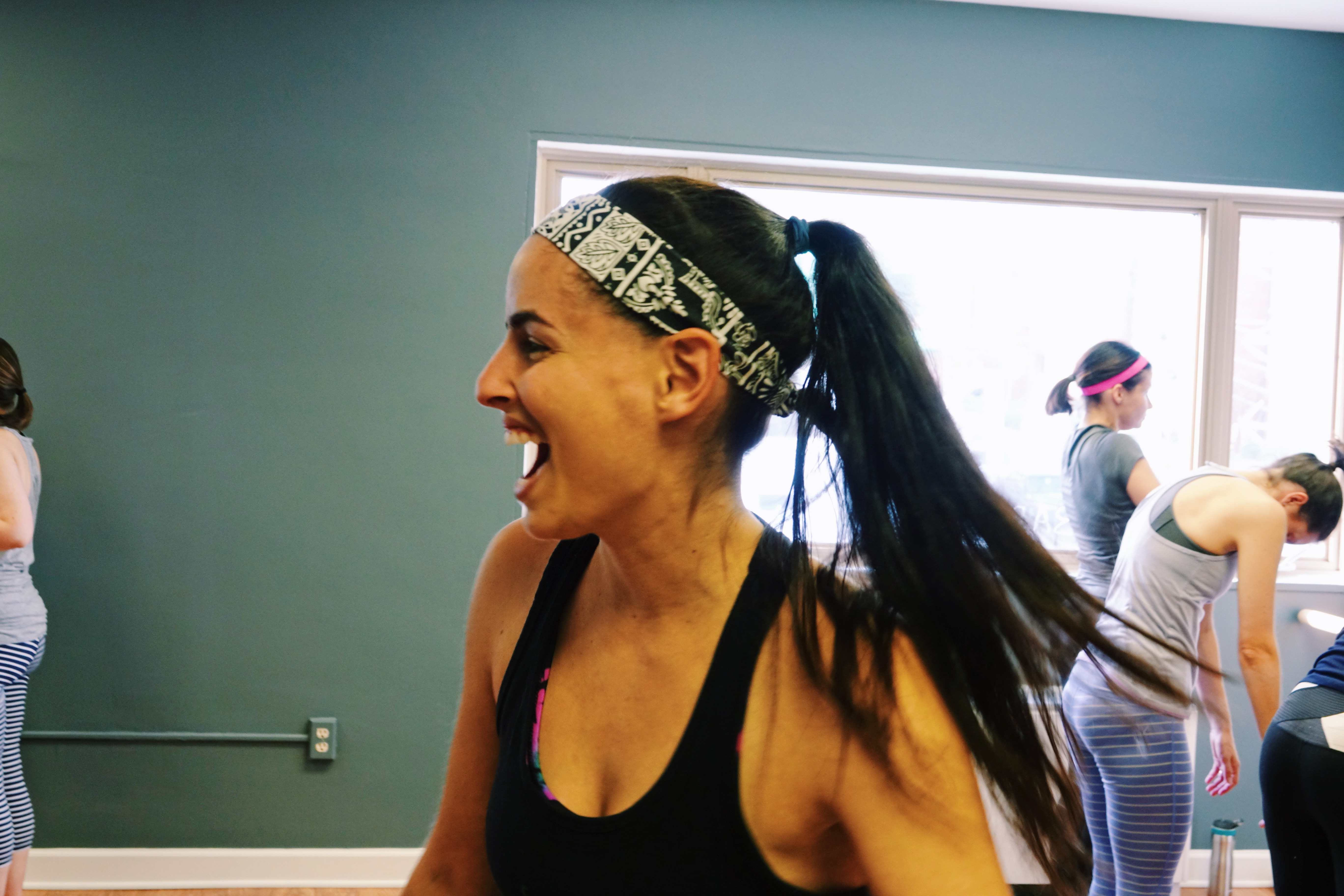 Warm Up with Lauren Glutes & Thighs