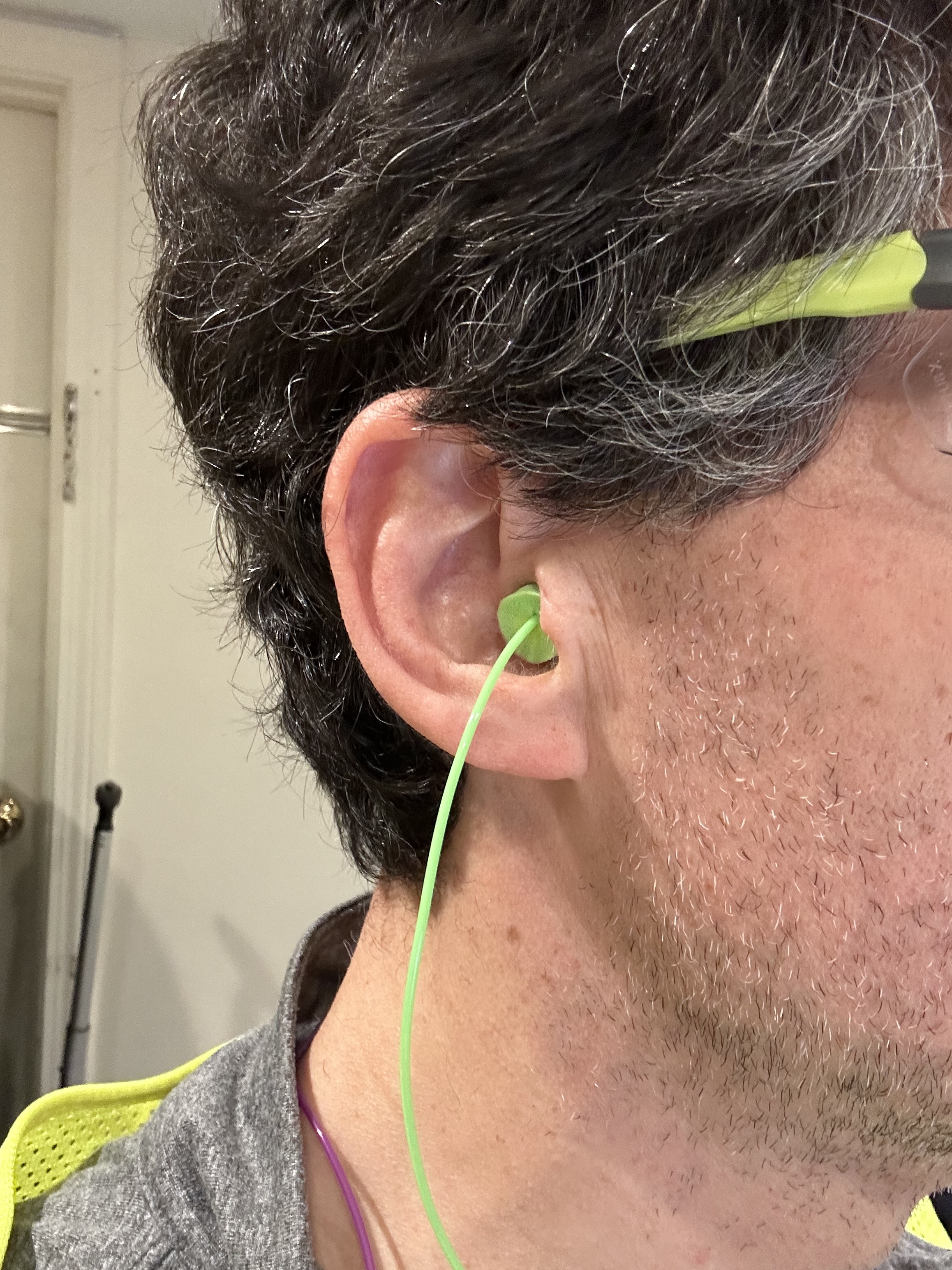 0098 S - Protección de oídos - Cómo meter correctamente los tapones de espuma