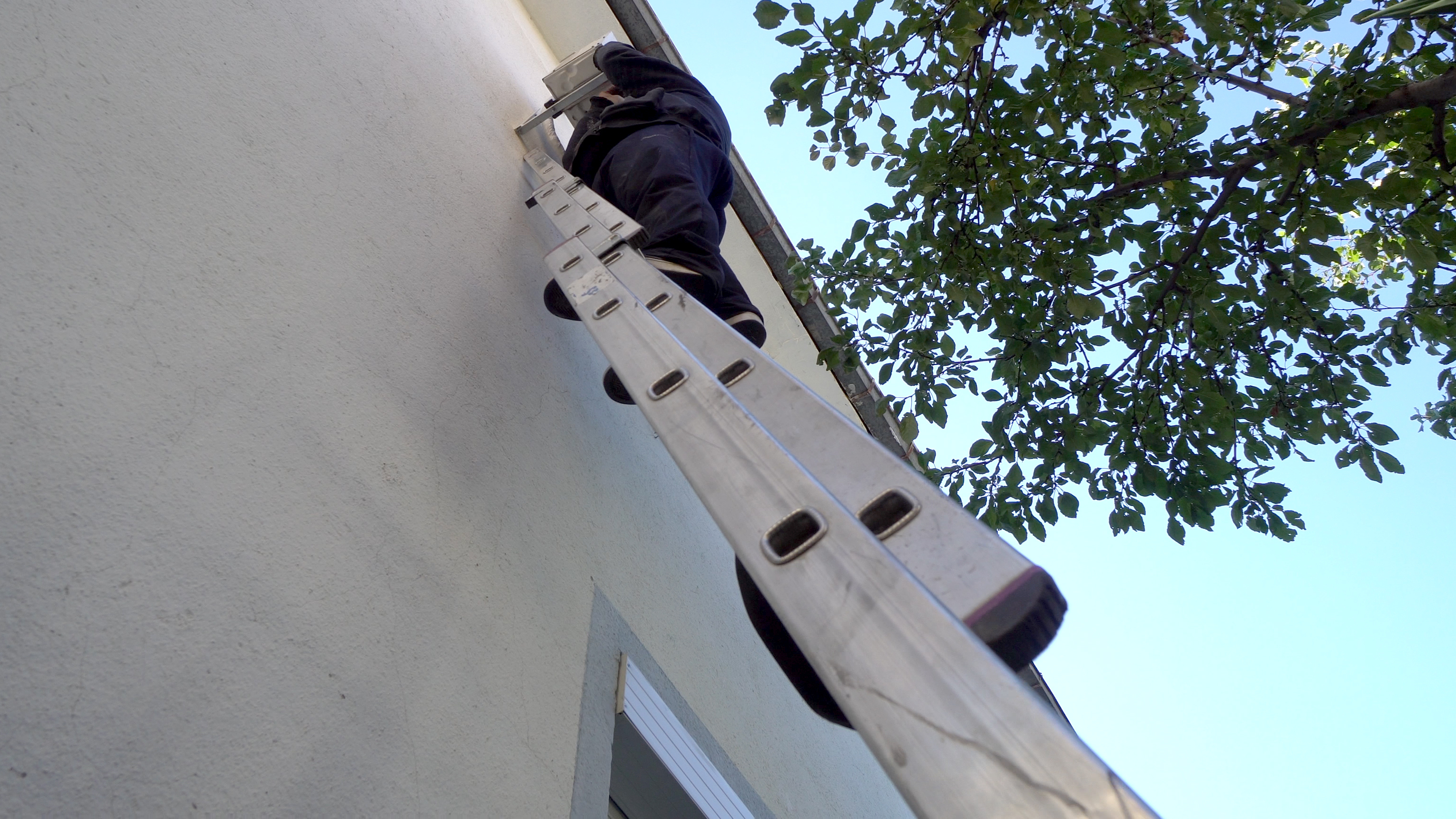 0202 E - Ladder Safety - Extension - True Story