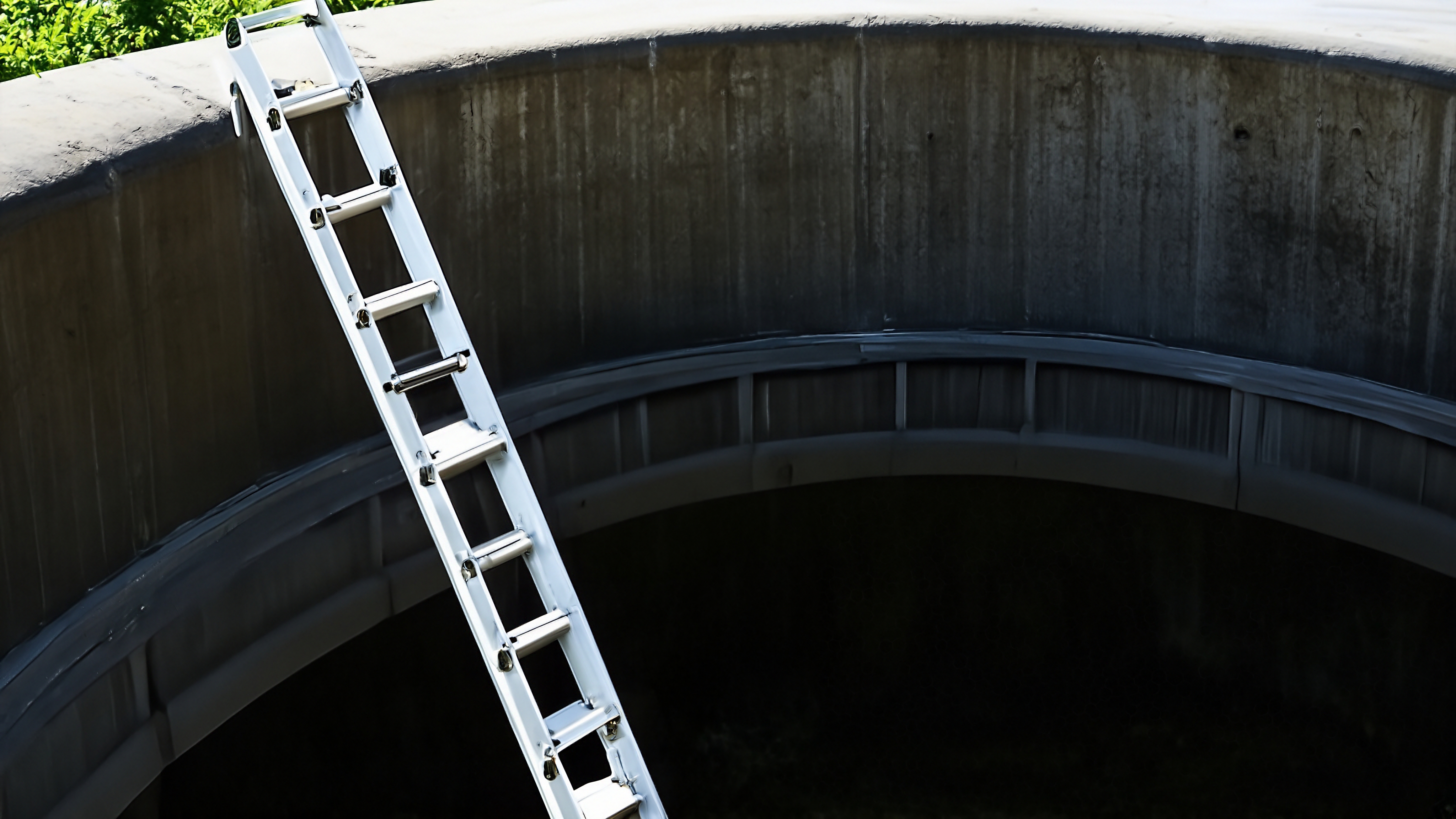 0116 E - True Story - Ladder Fall in Tank - Covered in Epoxy - James Wampler