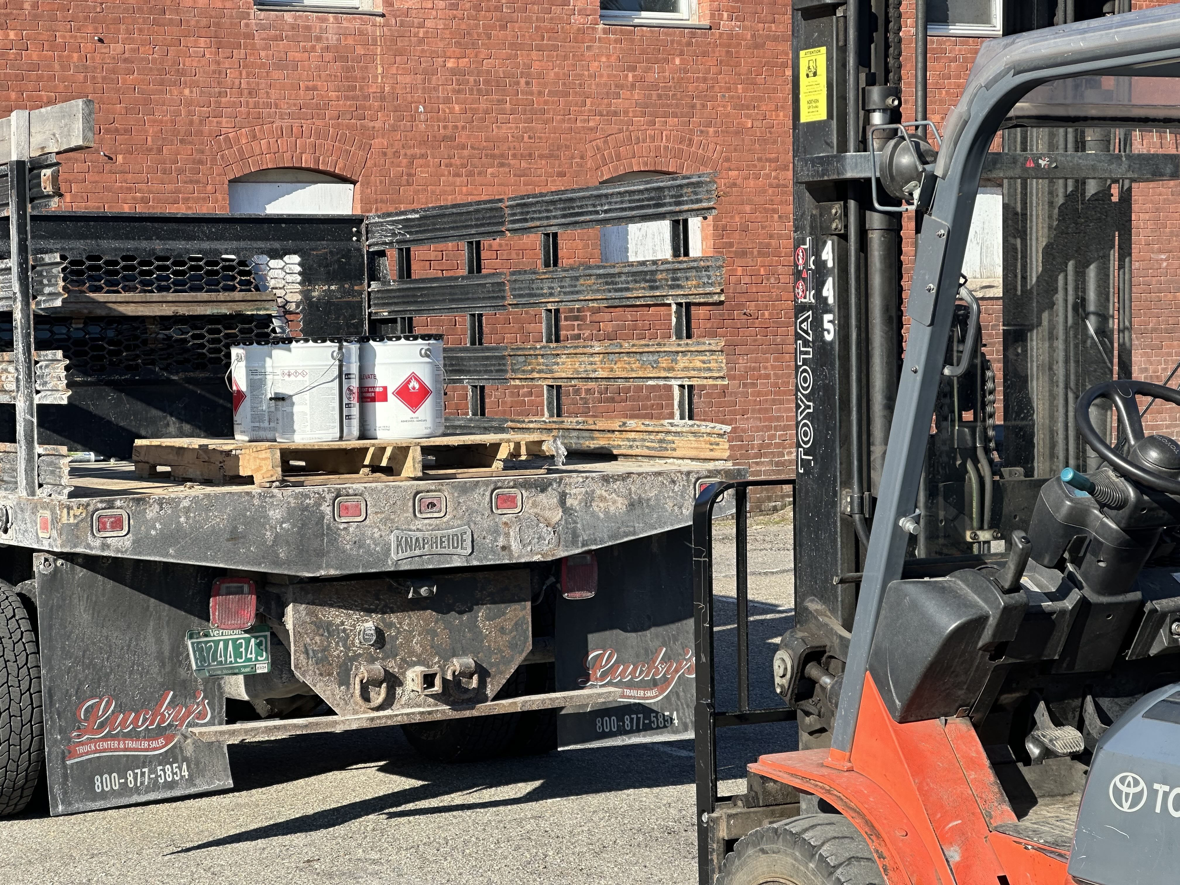 0610 S - Montacargas - Cargar y descargar los camiones - Payasadas - Alcohol