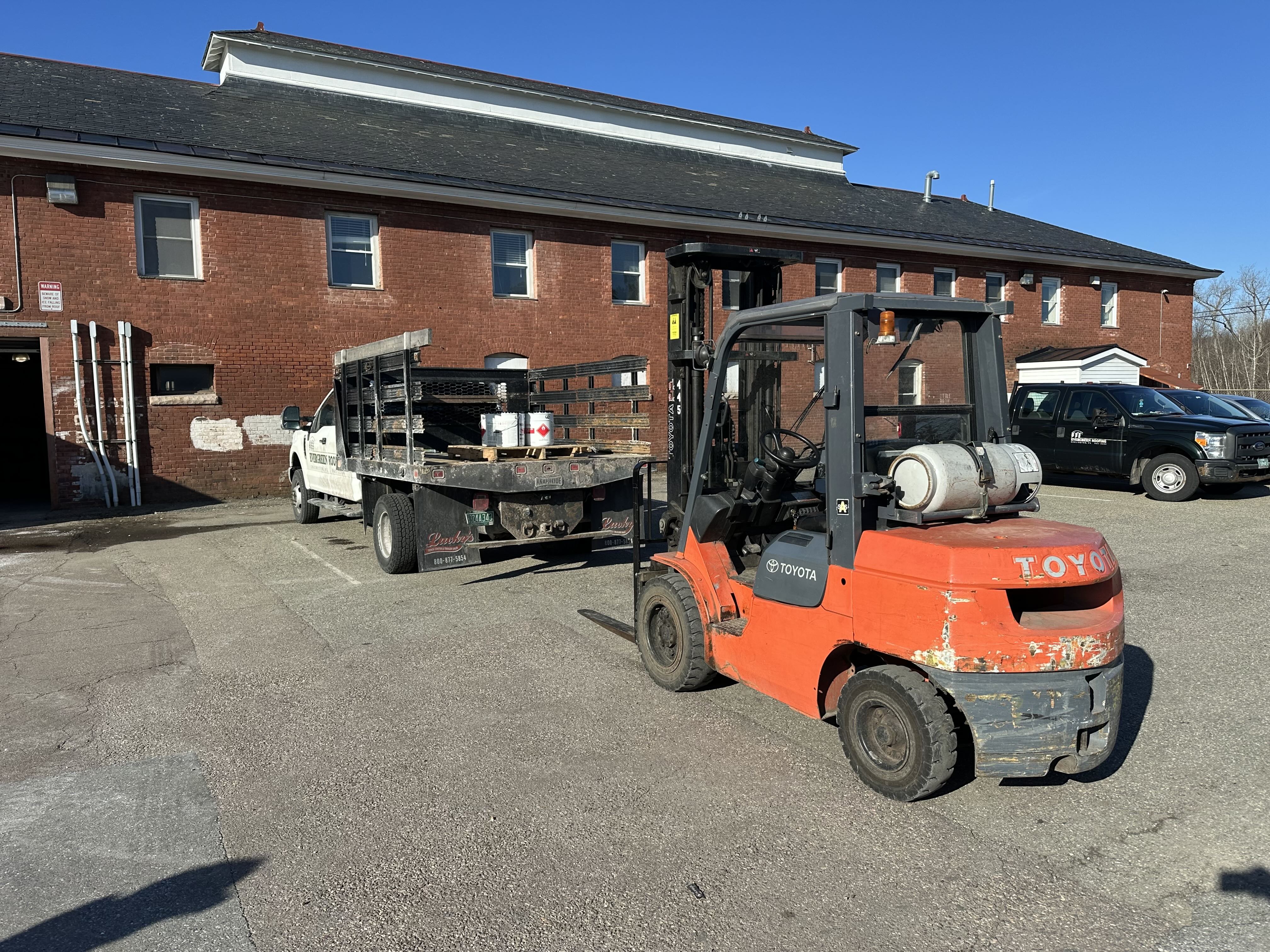 0159 S - Montacargas - Cargar y descargar los camiones