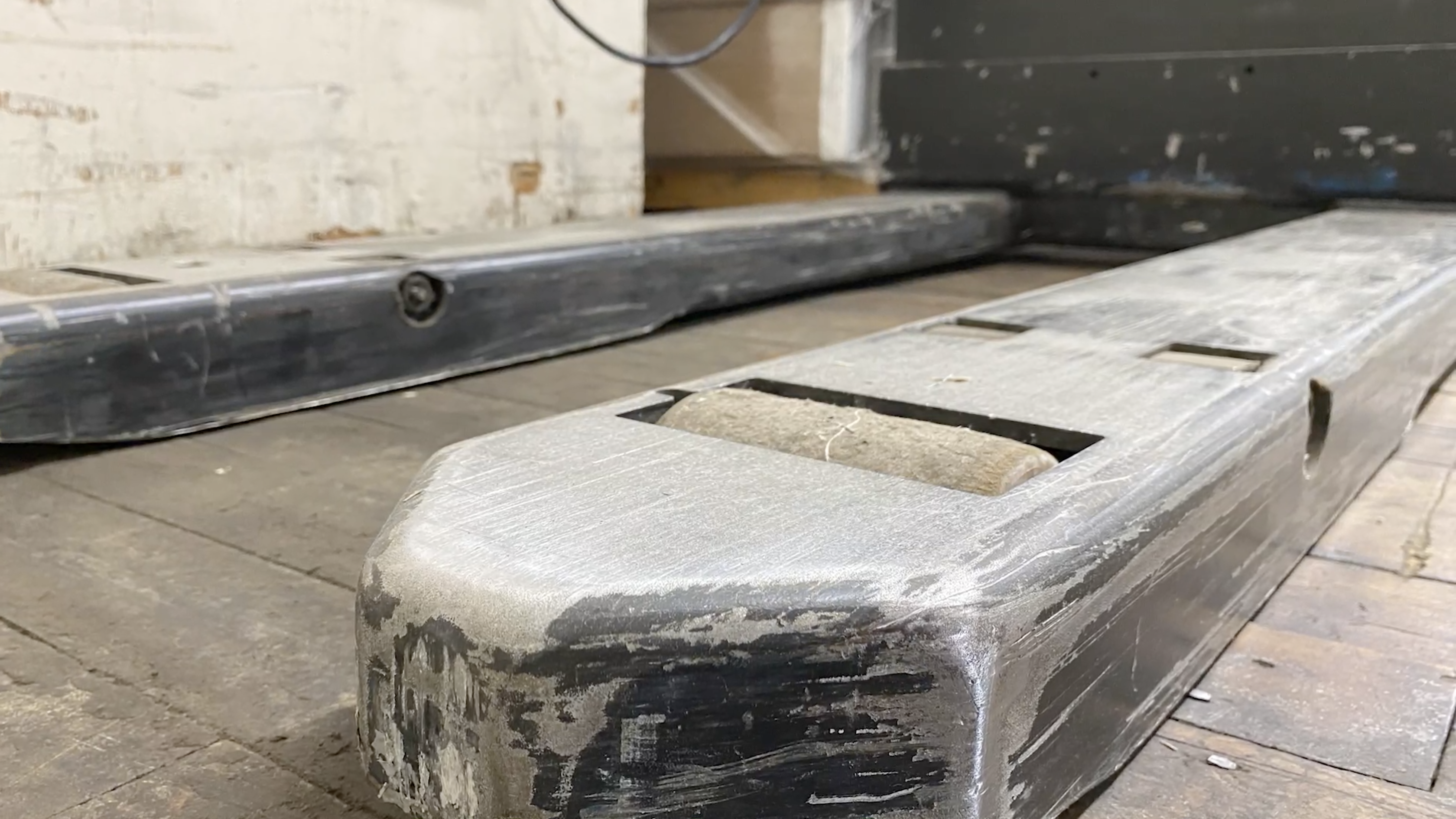 0008 E - Pallet Jacks - Operation