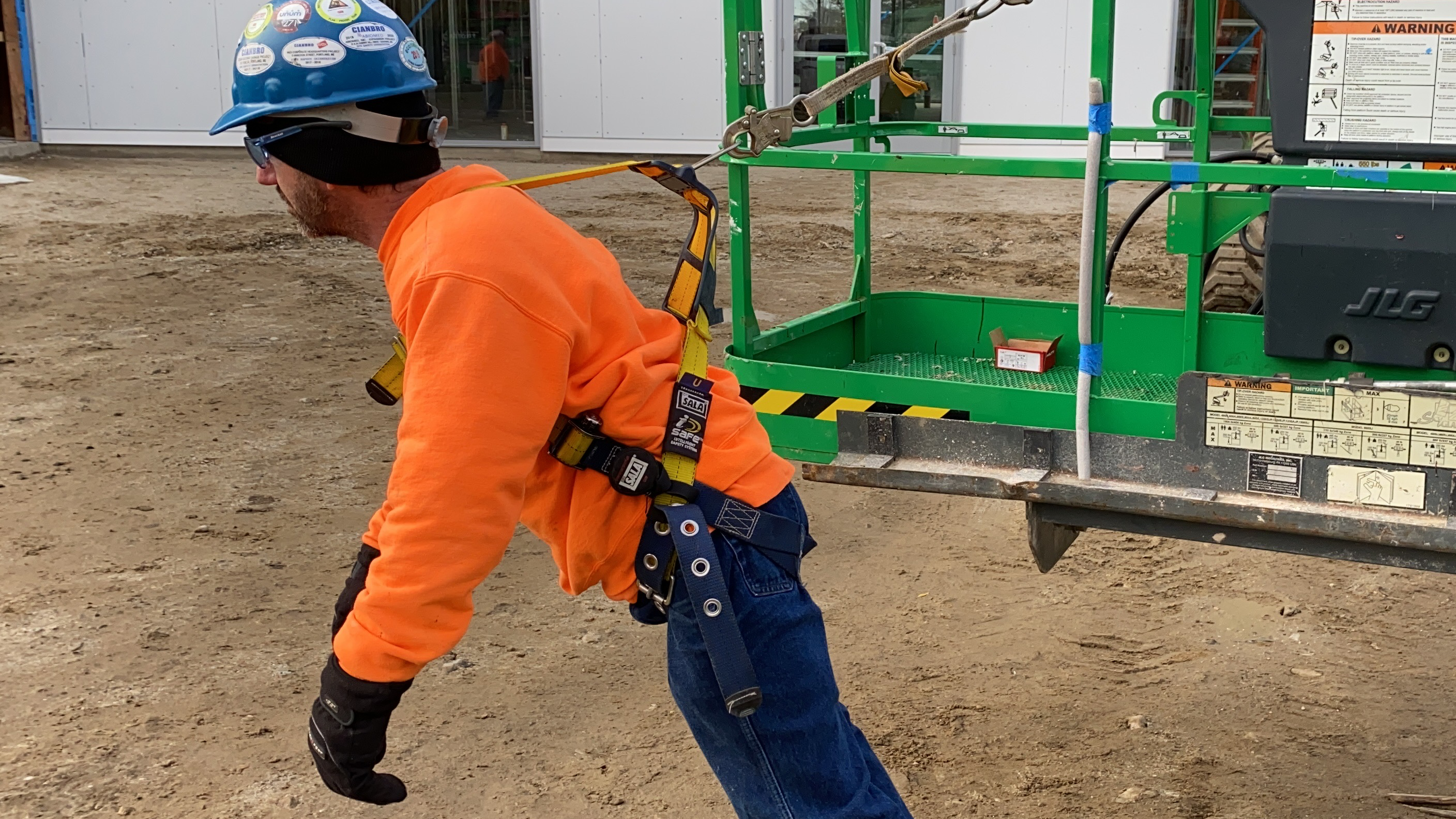 0211 E - Suspension Trauma - Fall Protection - 2 Tragic Stories