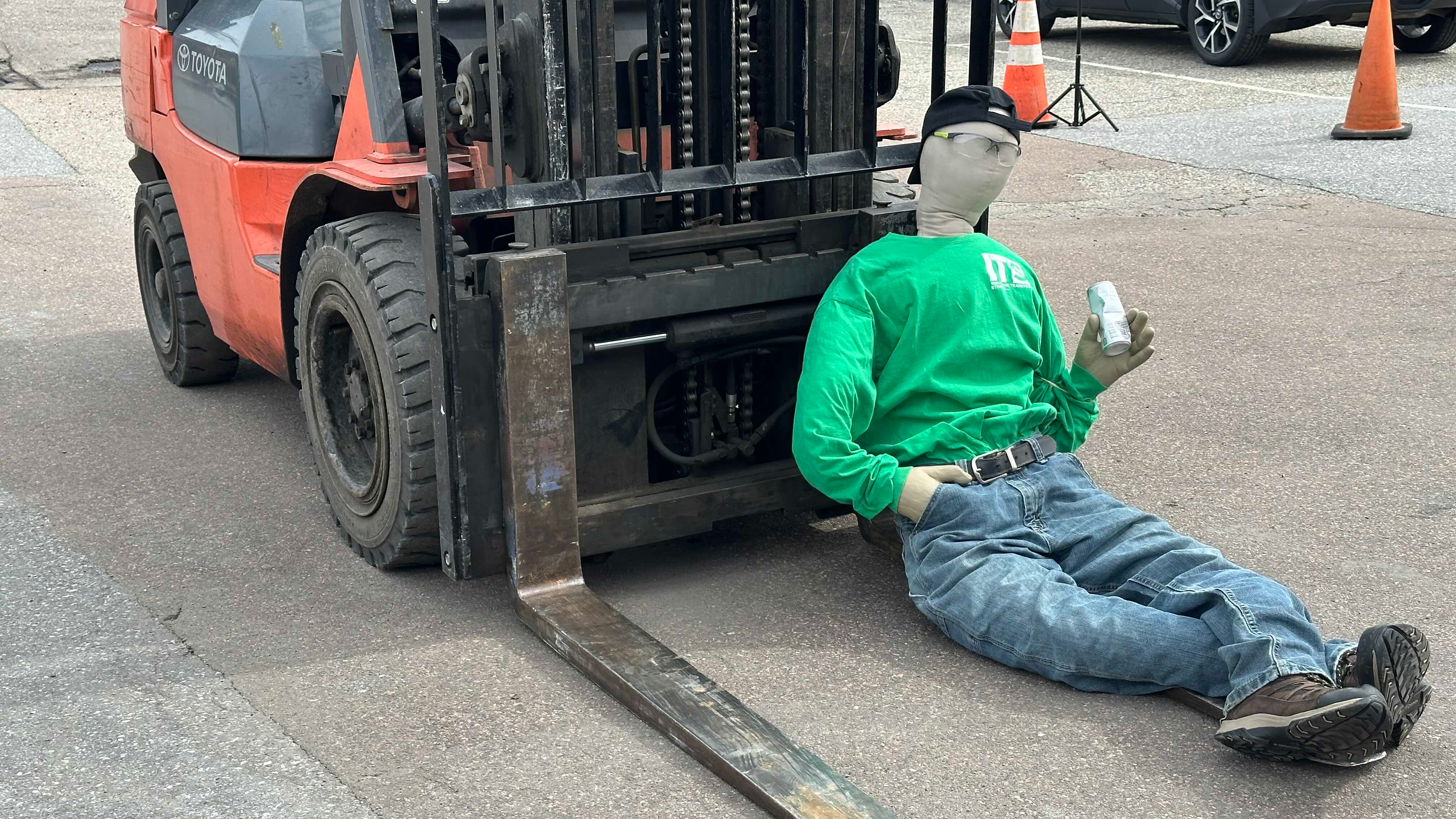 0160 E - Horseplay - Forklift NO-NOs - Alcohol - Safety Culture - Teamwork