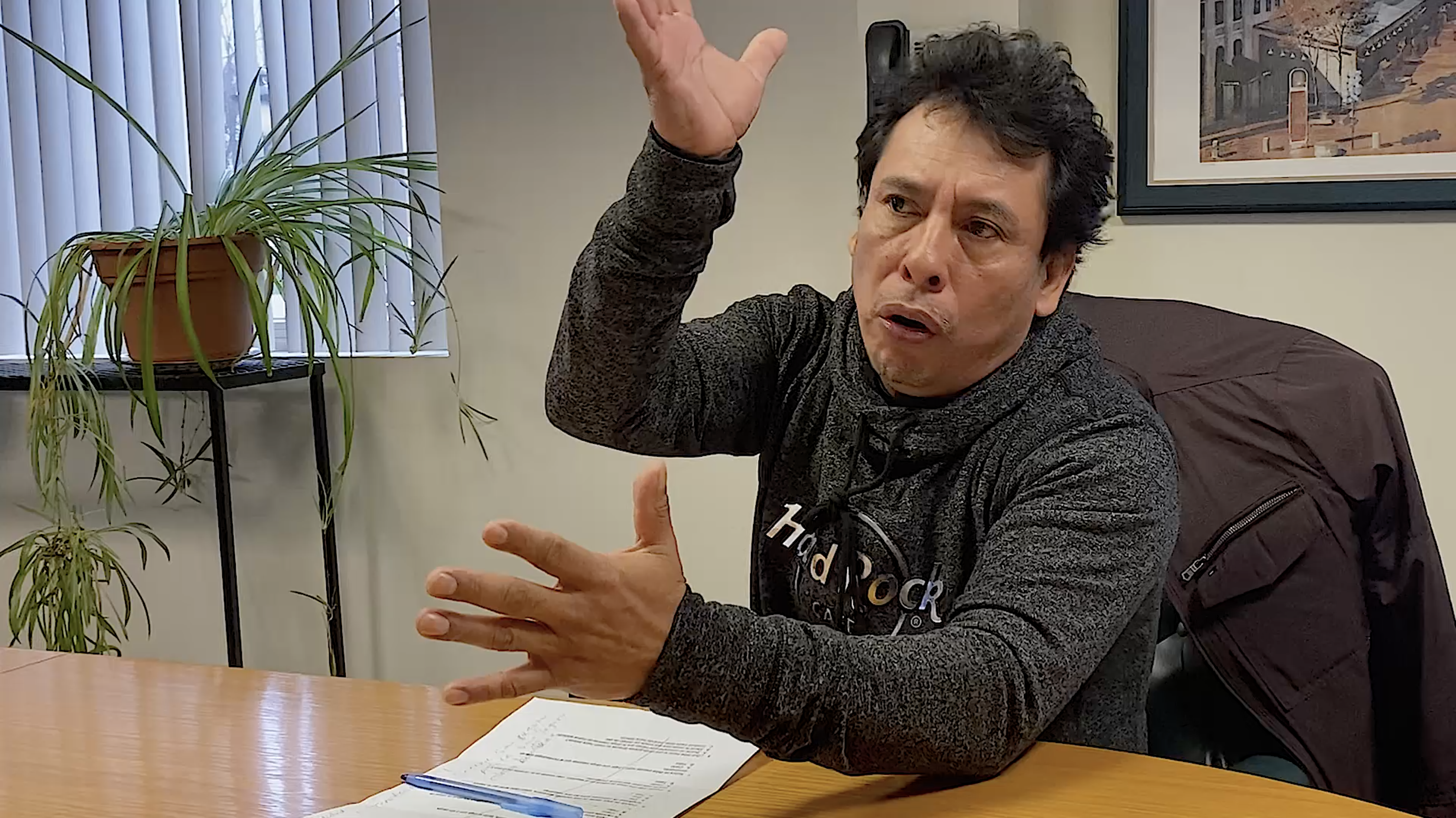 0036 S - Historia verdadera - Hombre y Plywood van volando - Francisco Michicoj