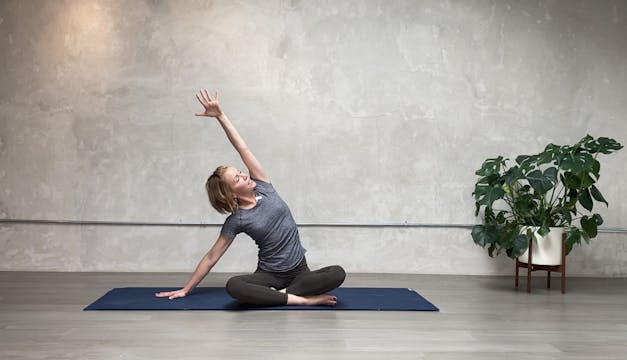 25min Pilates Mat Flow (FOUNDATION)