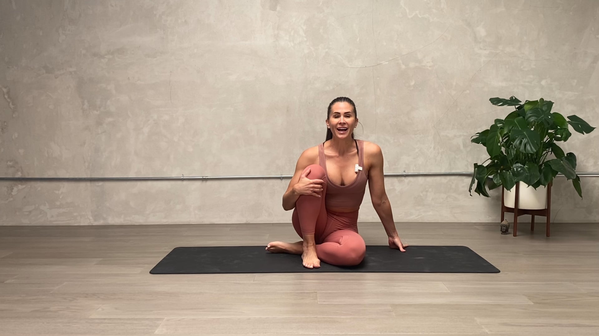 25min Pilates Mat Flow (FLOW)