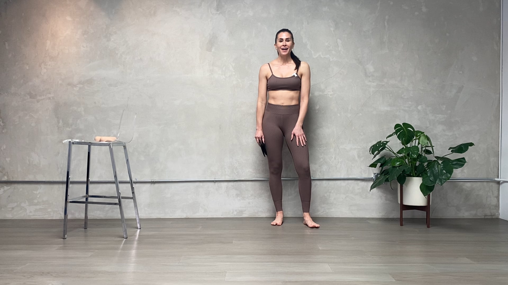 20min Barre with Sliders (FLEX + FOCUS)