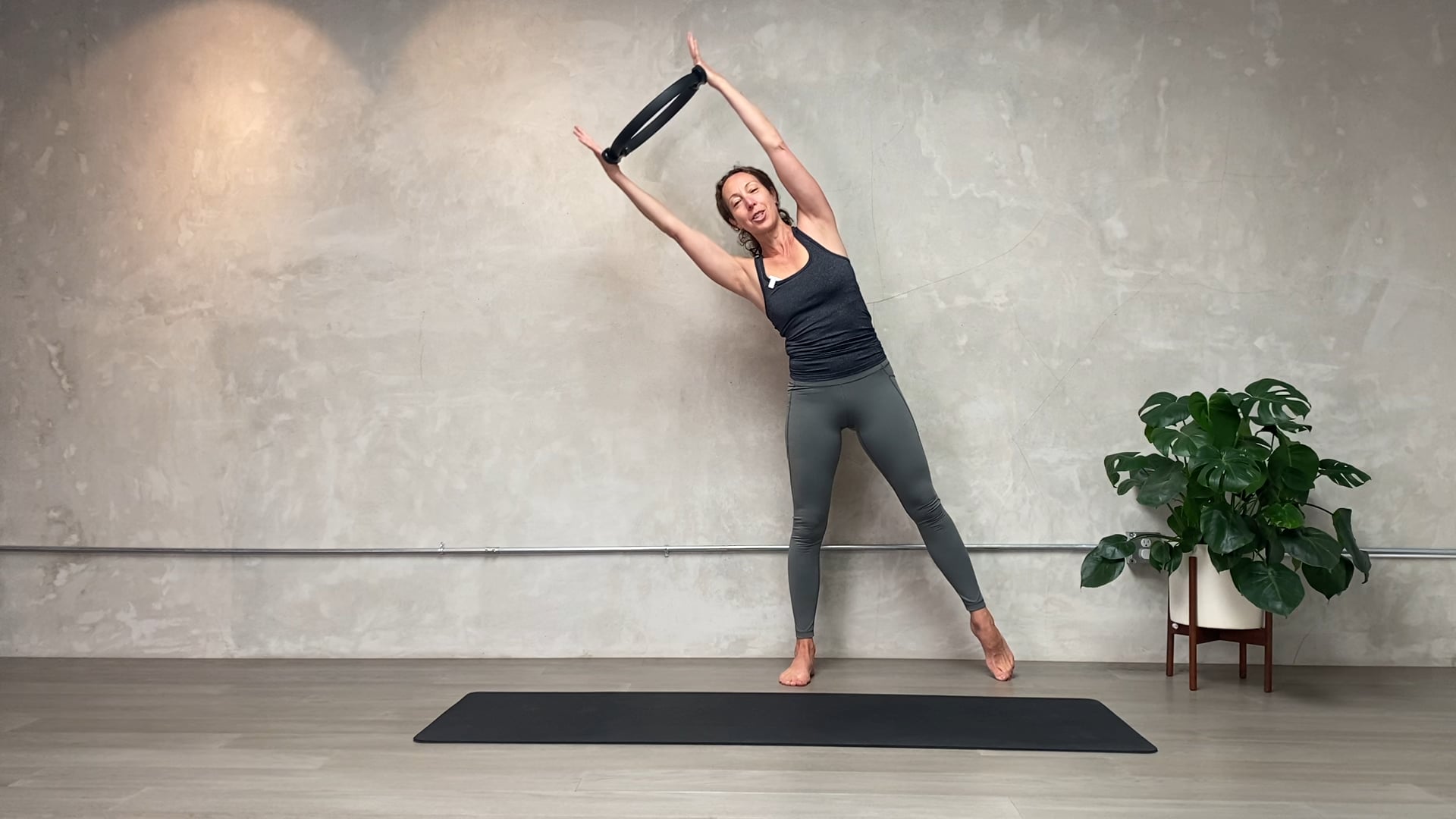 23min Pilates Mat Flow (FLEX + FLOW)