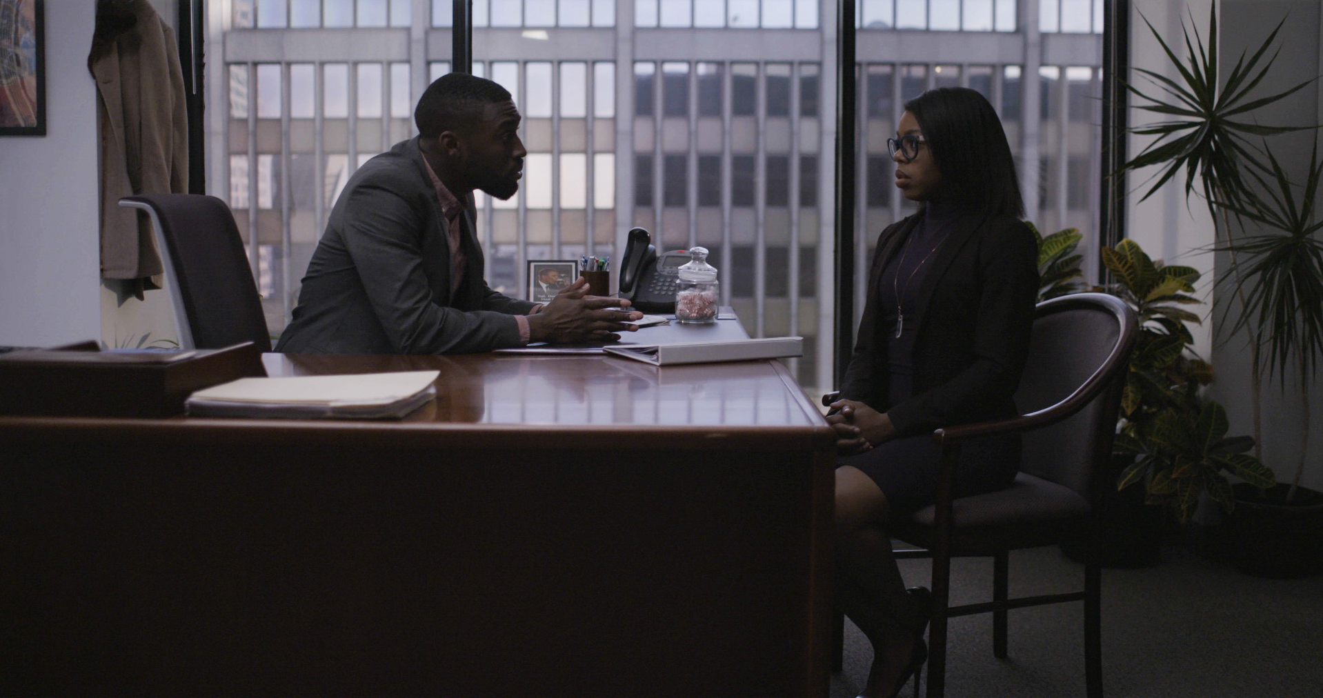 VELVET (S1, E1) - Pilot