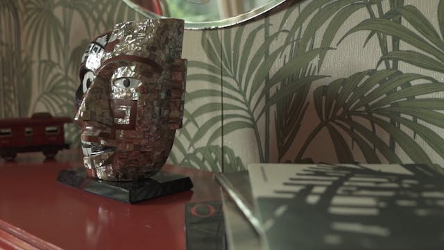 Craft Service (S2, E1) - Travels to P...
