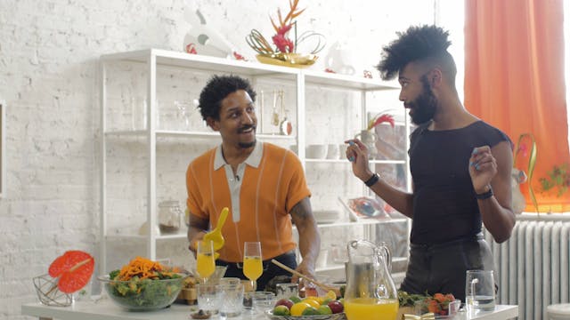 Two Queens in a Kitchen (S2, E1)