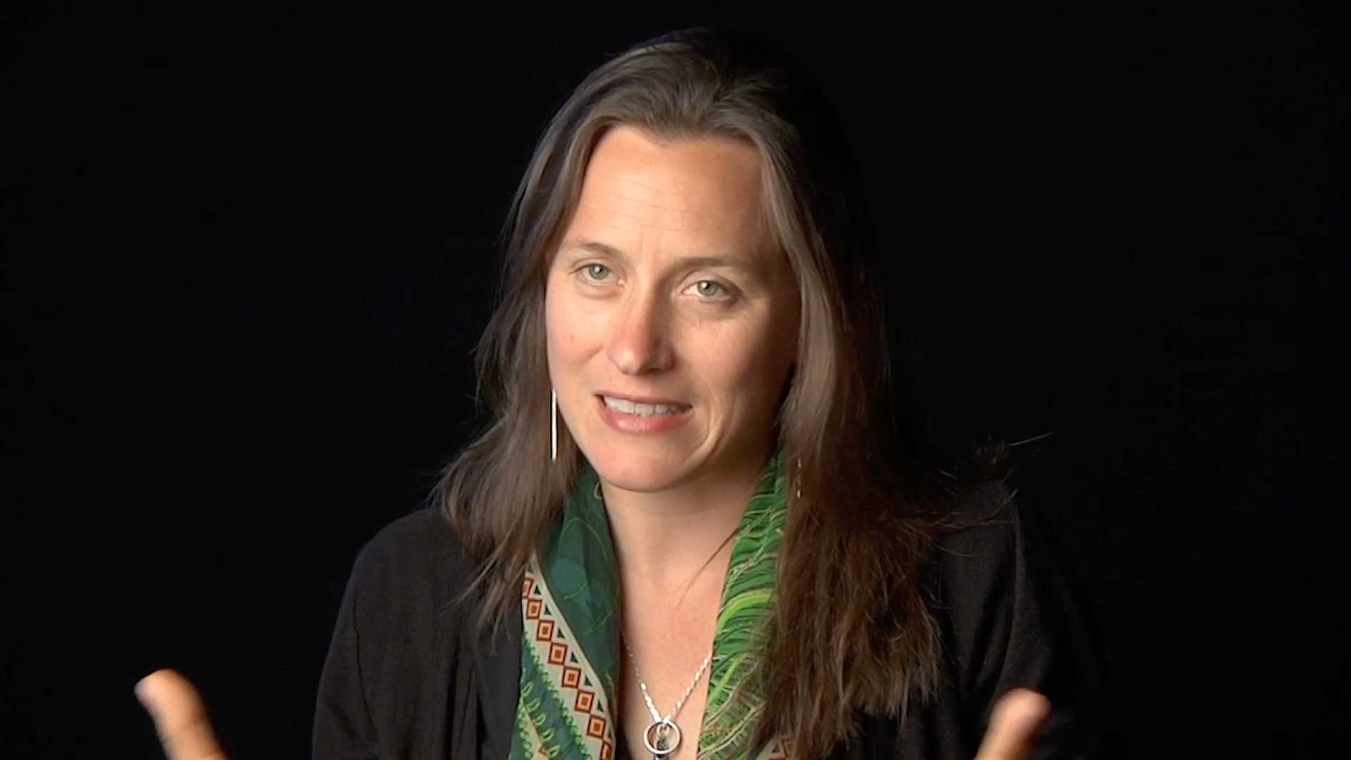 Natalia Almada on El Velador