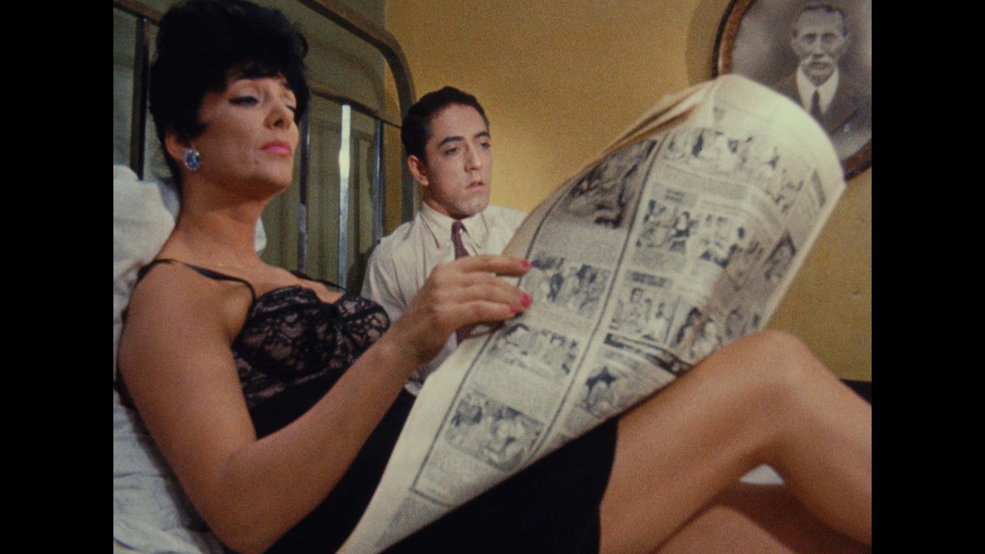 Six in Paris: Rue Saint Denis