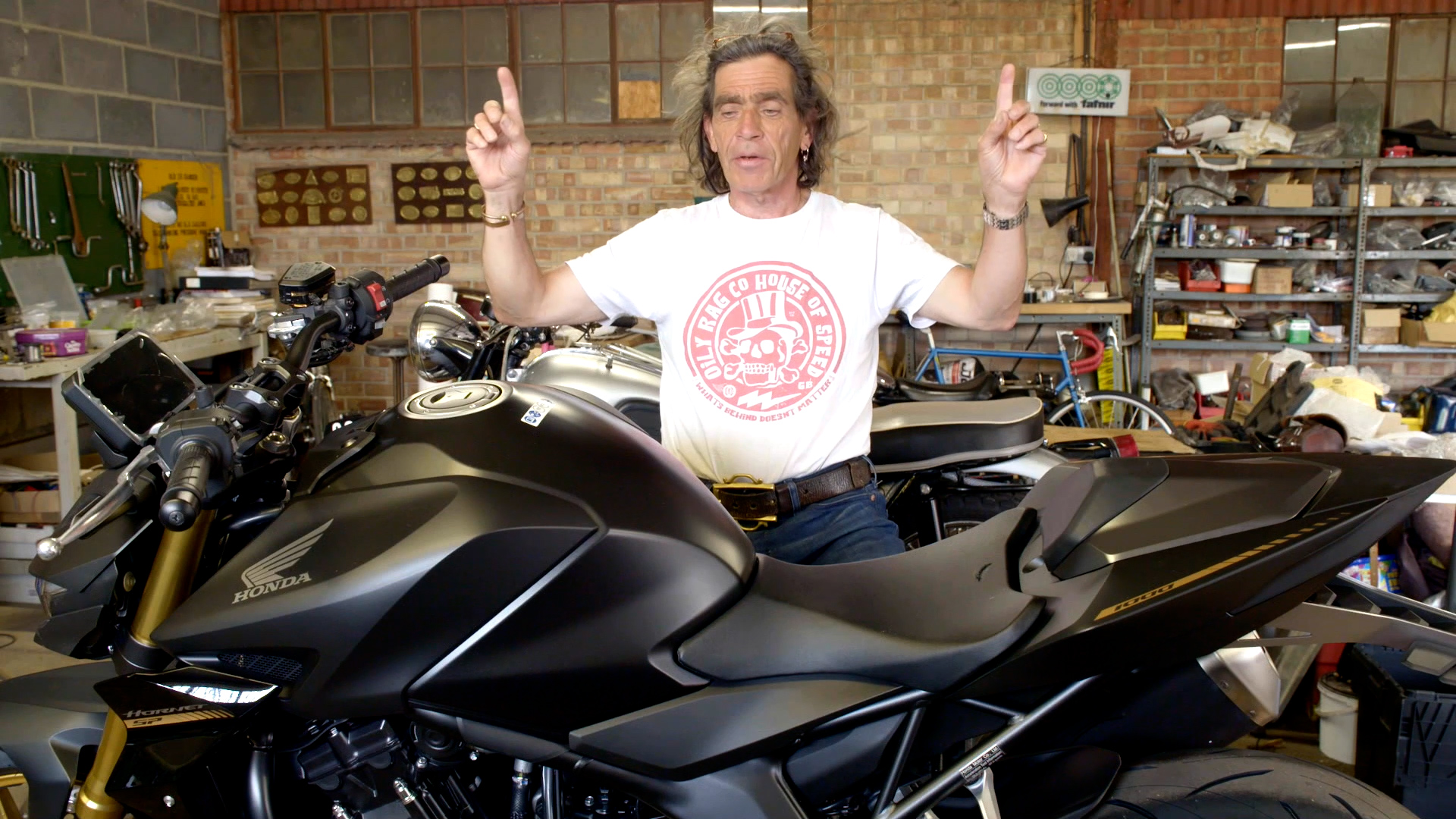 Skid Risk, Honda Hornet - Episode 1