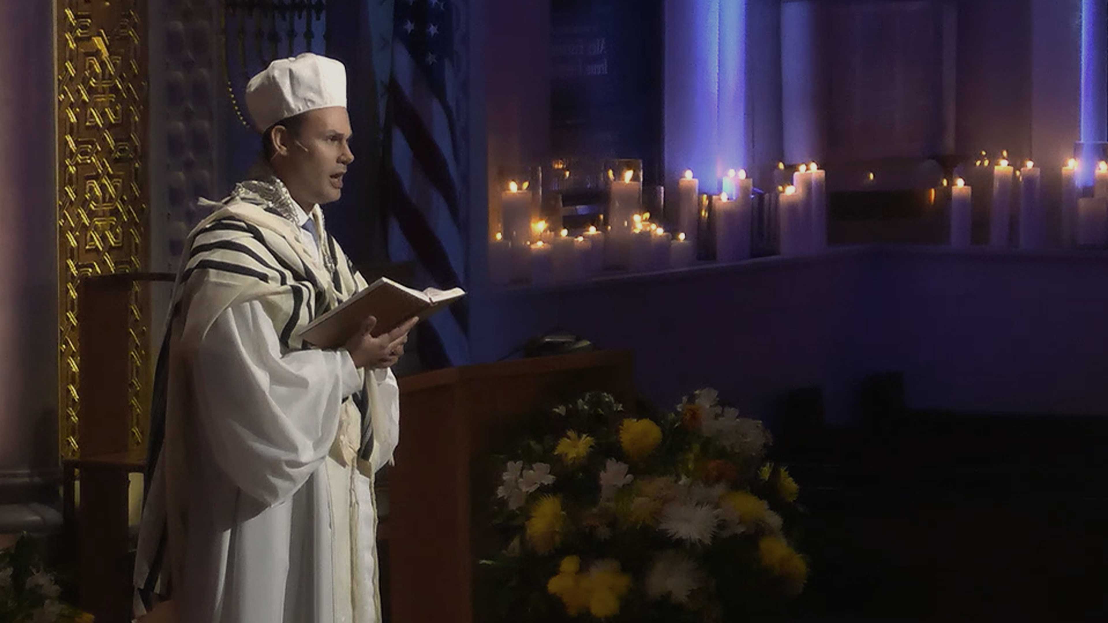 Cantor Schwartz Sings Hashkiveinu