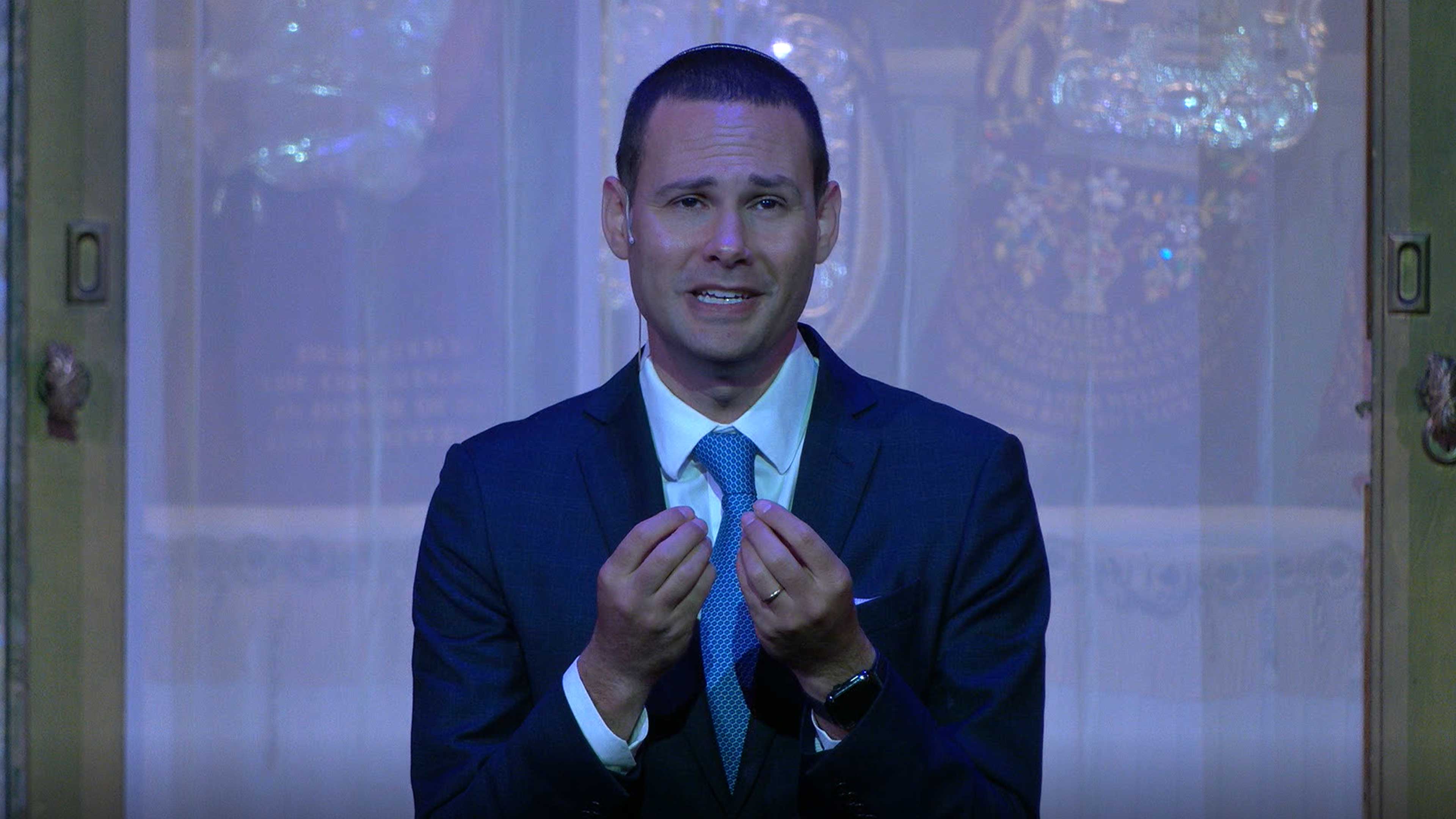 Cantor Schwartz Sings A Yiddishe Momme