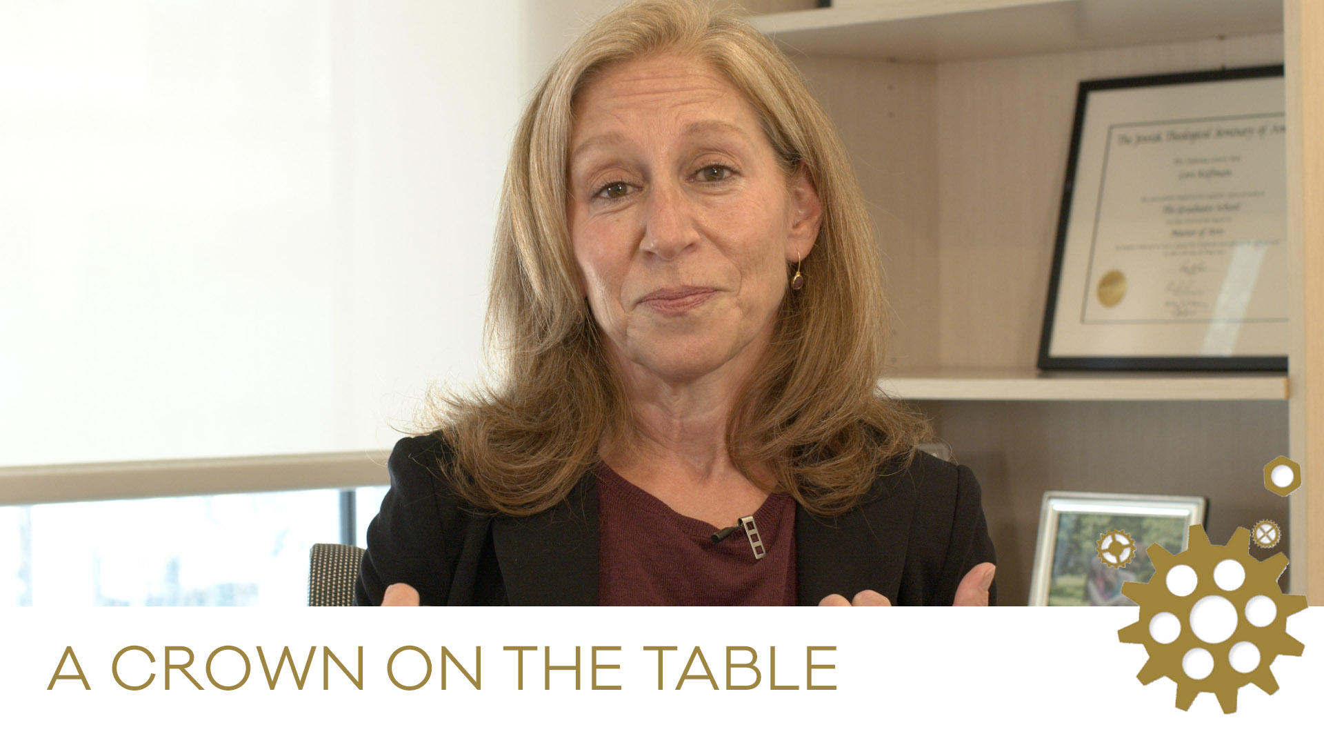 Why do we eat round challah?