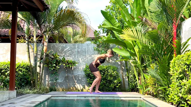 Quick PAUSE: Standing Hip Strength