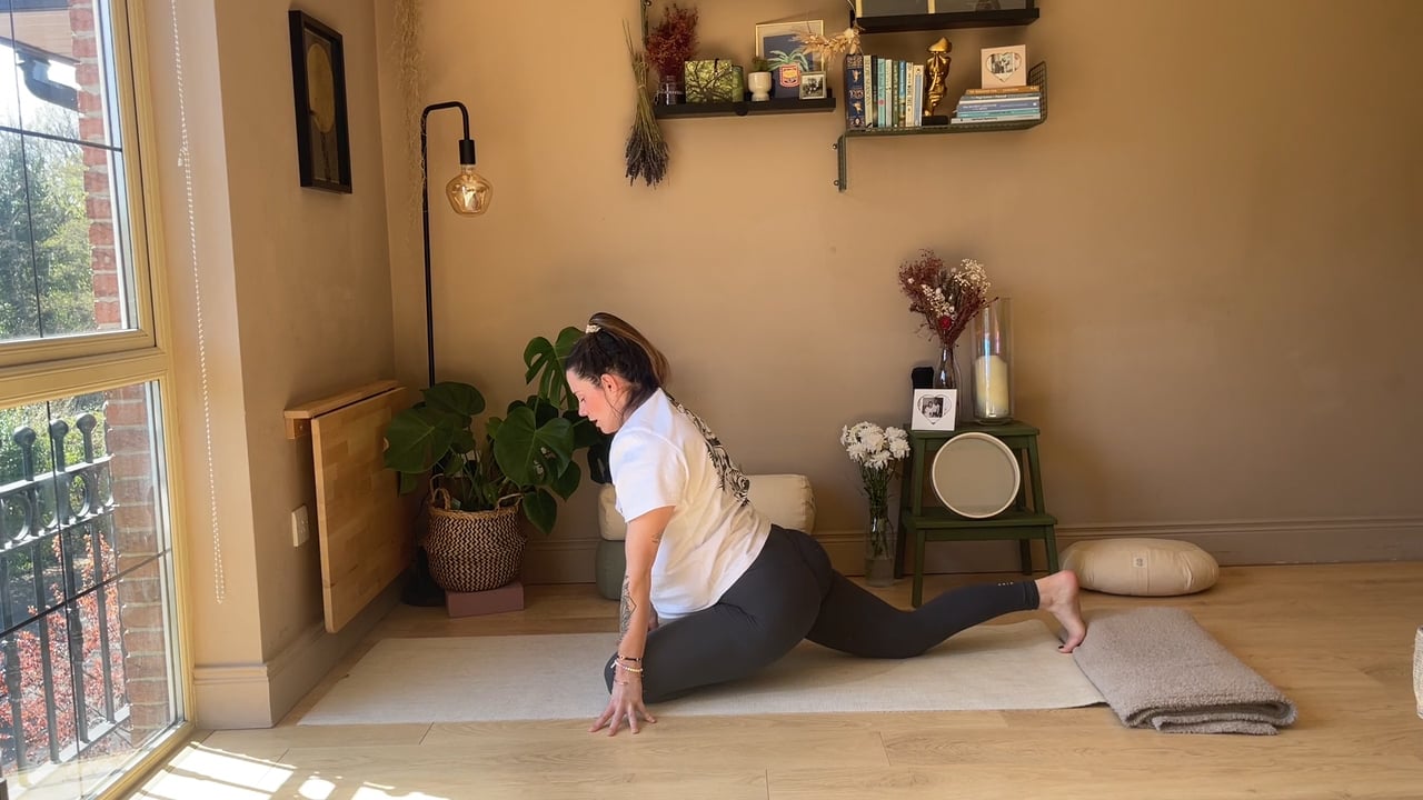 re:set yoga : hip focus