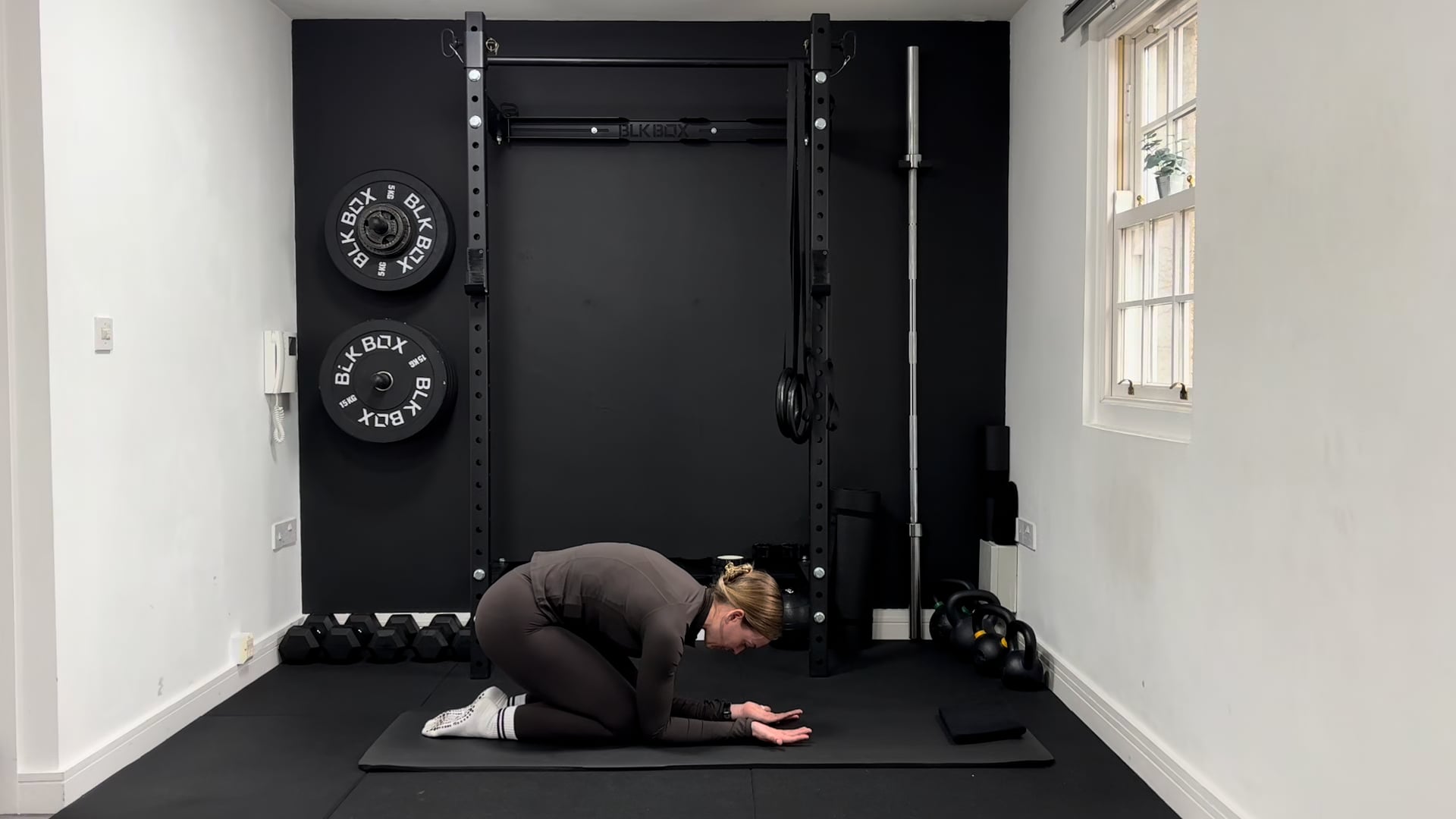 Breath PAUSE: Rockback Breathing