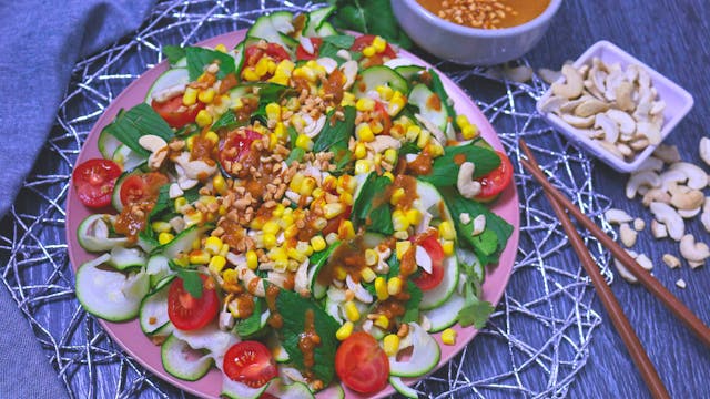 Corn Salad With Zucchini Noodles