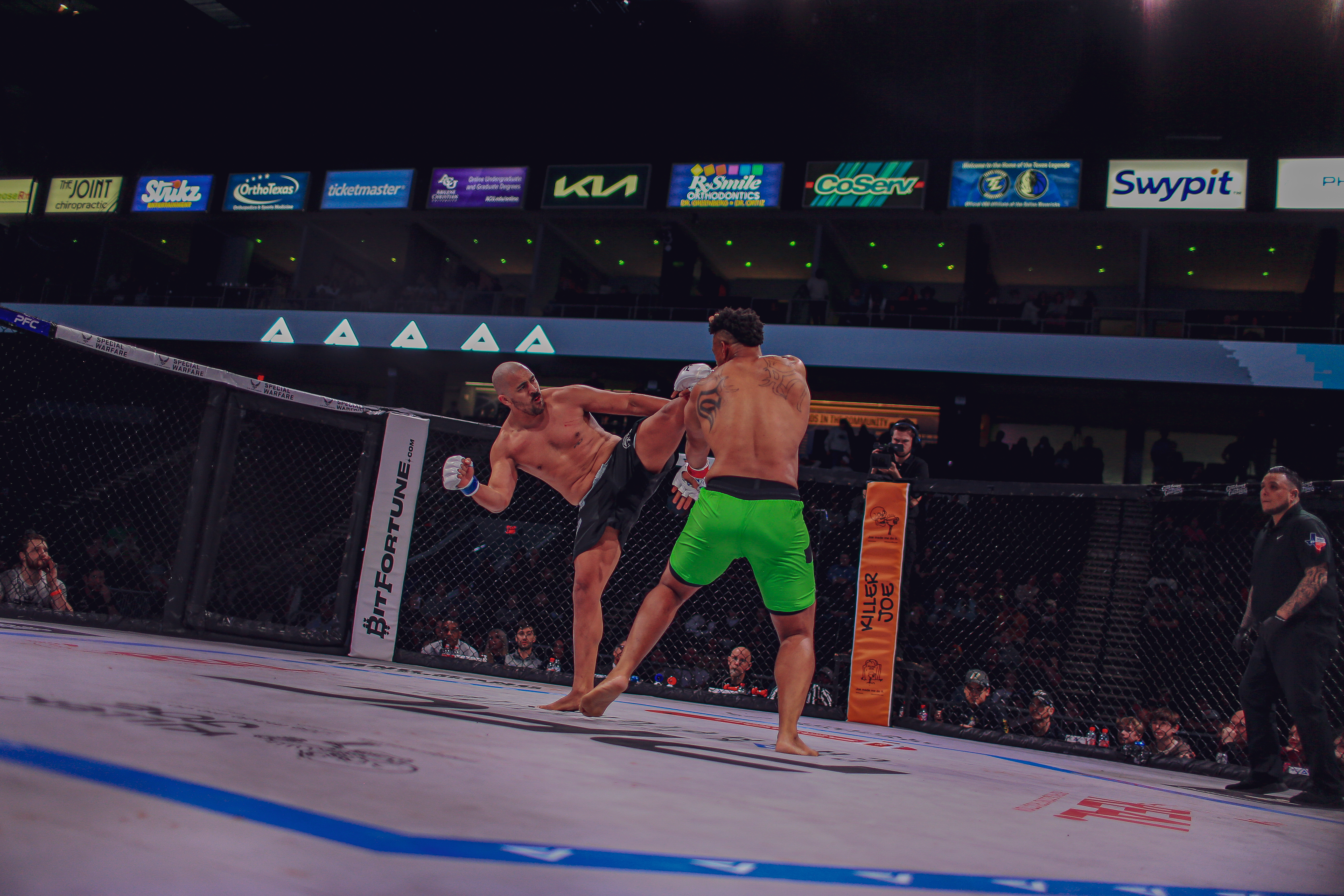 Phil Latu vs Greg Hardy