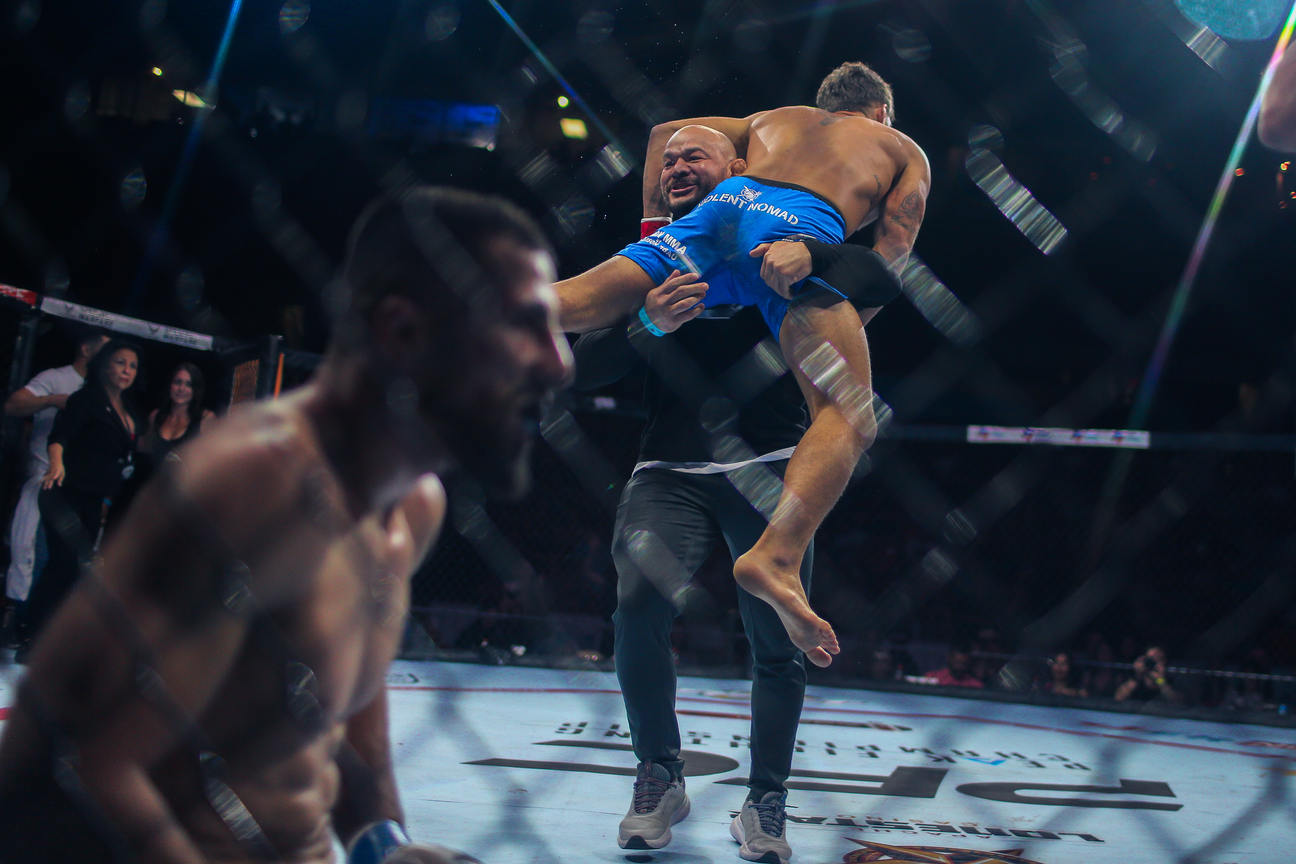 Abbas Mounshed vs Rodrigo Lopes