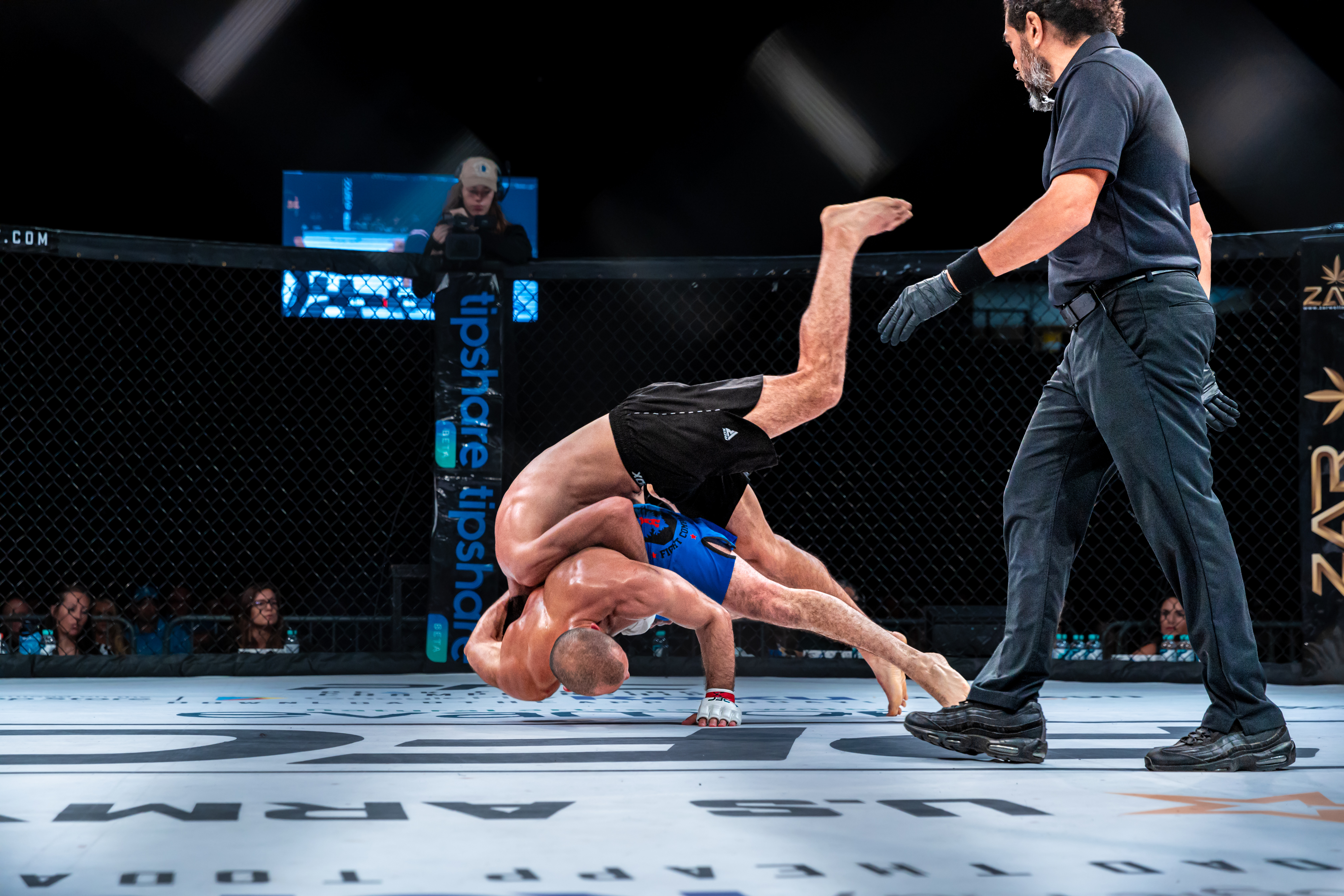 Pablo Alba vs Corey Flores