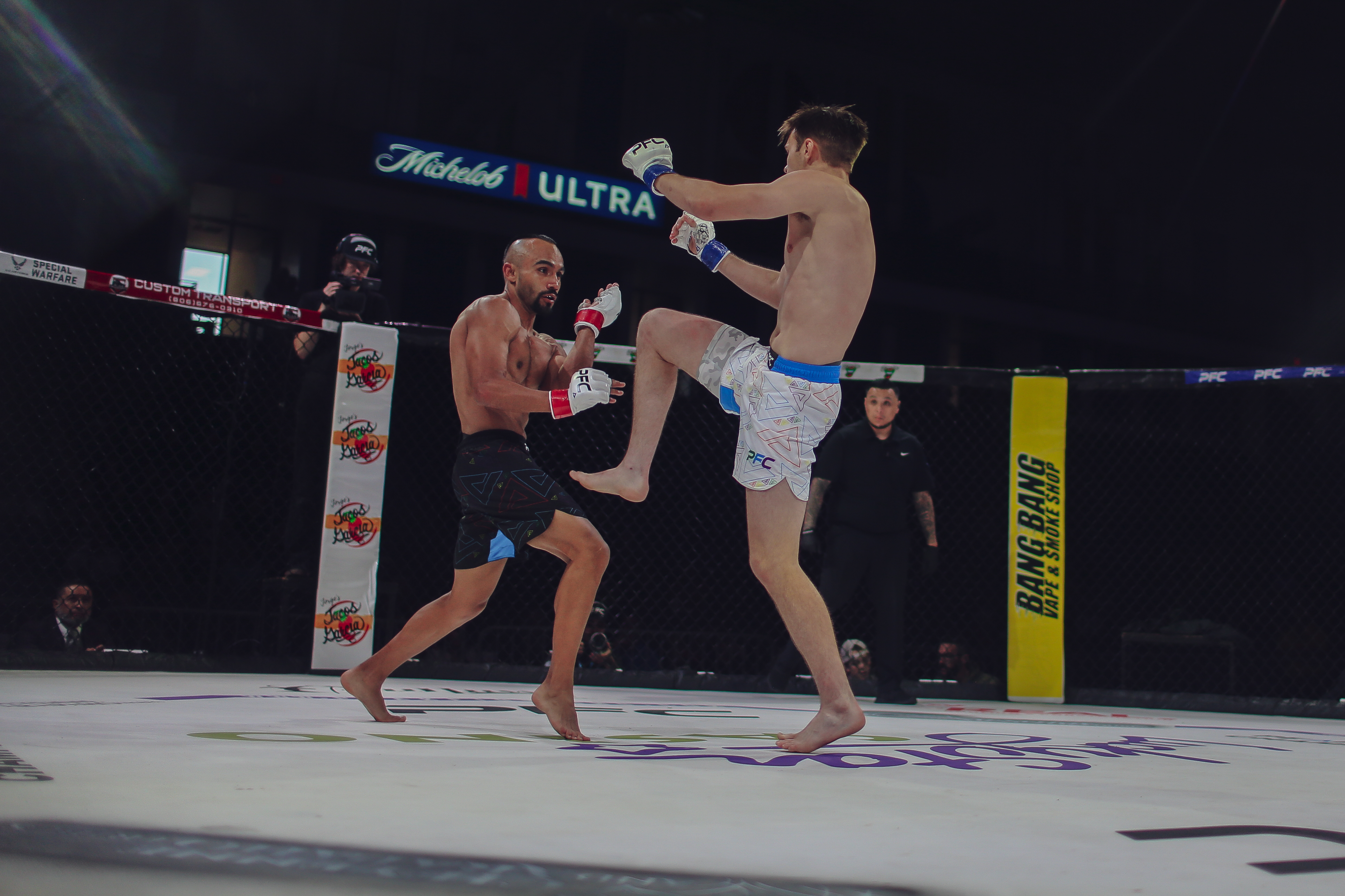 Greg Koch vs Adrian Chavez