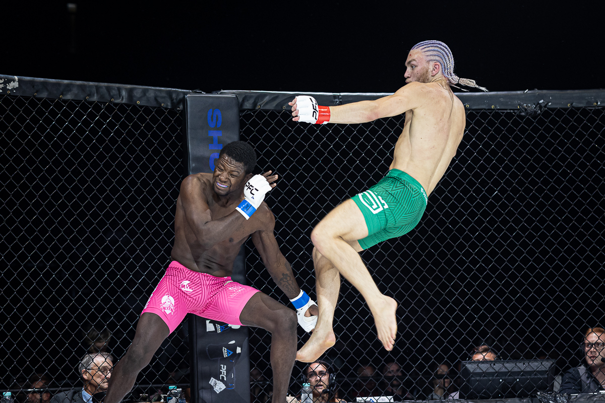 Cory Easter vs Darius Lewis