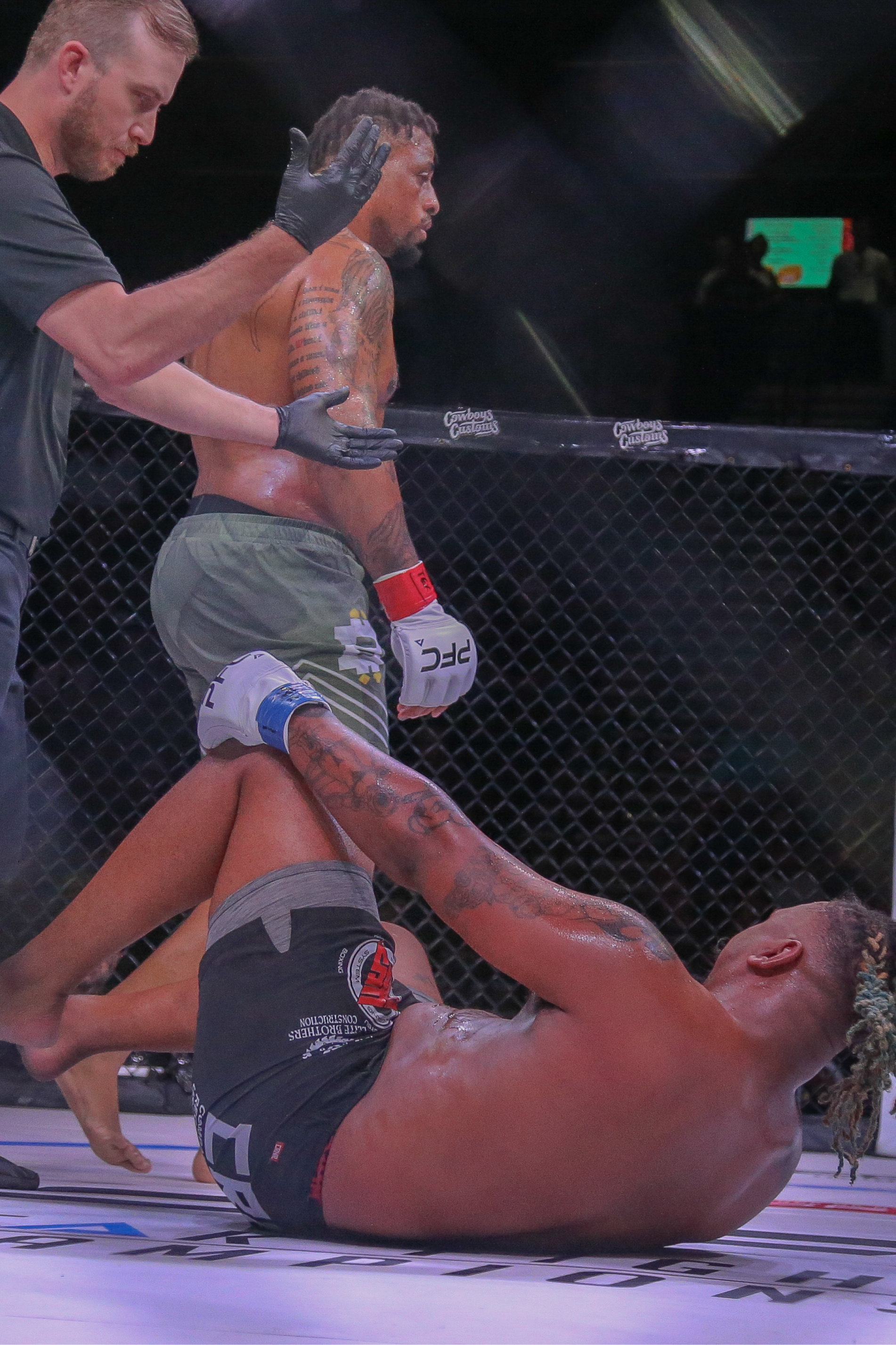Joseph Holmes VS Greg Hardy