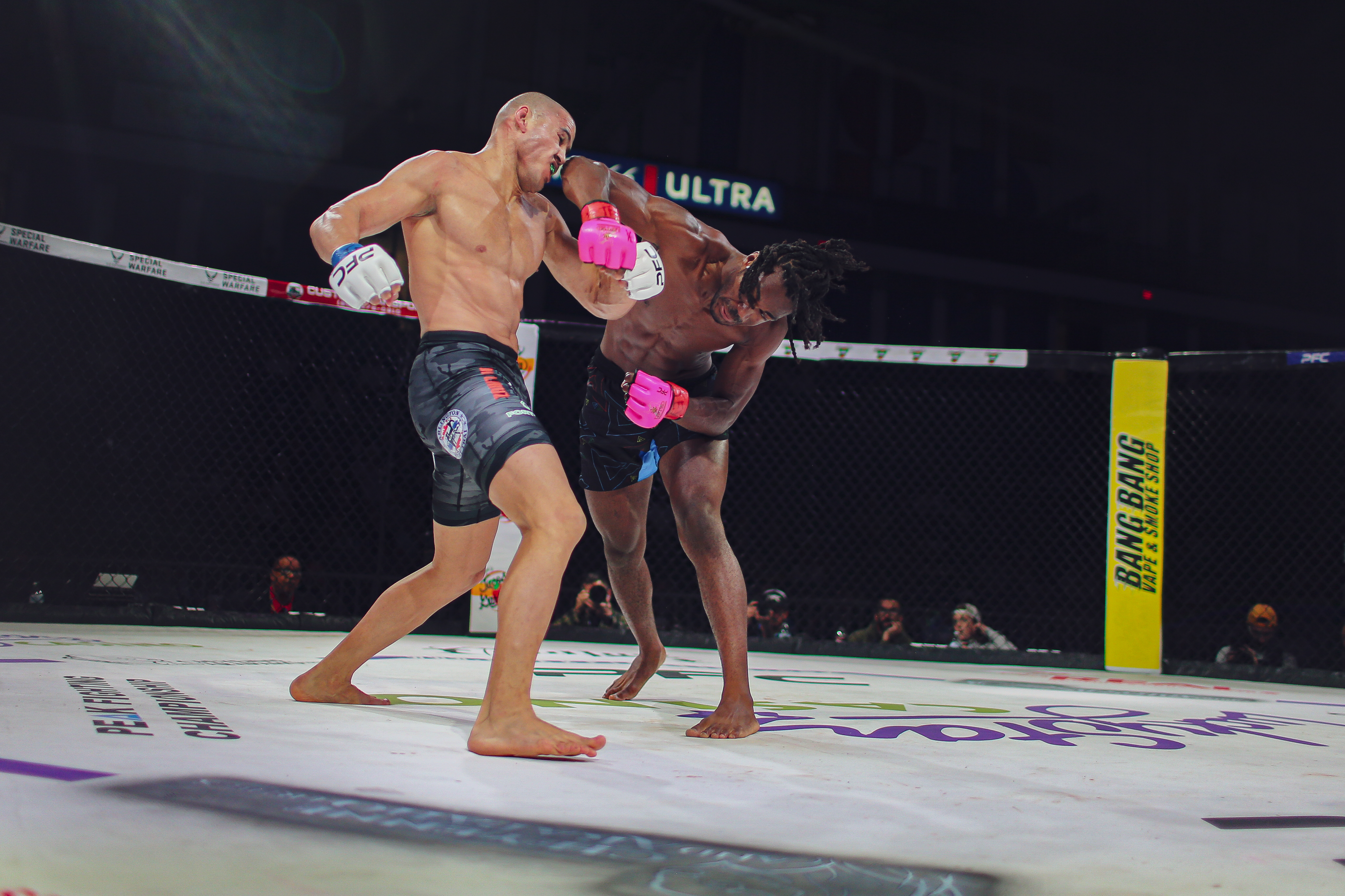 Daniel De La Cruz vs Lajuan Davis