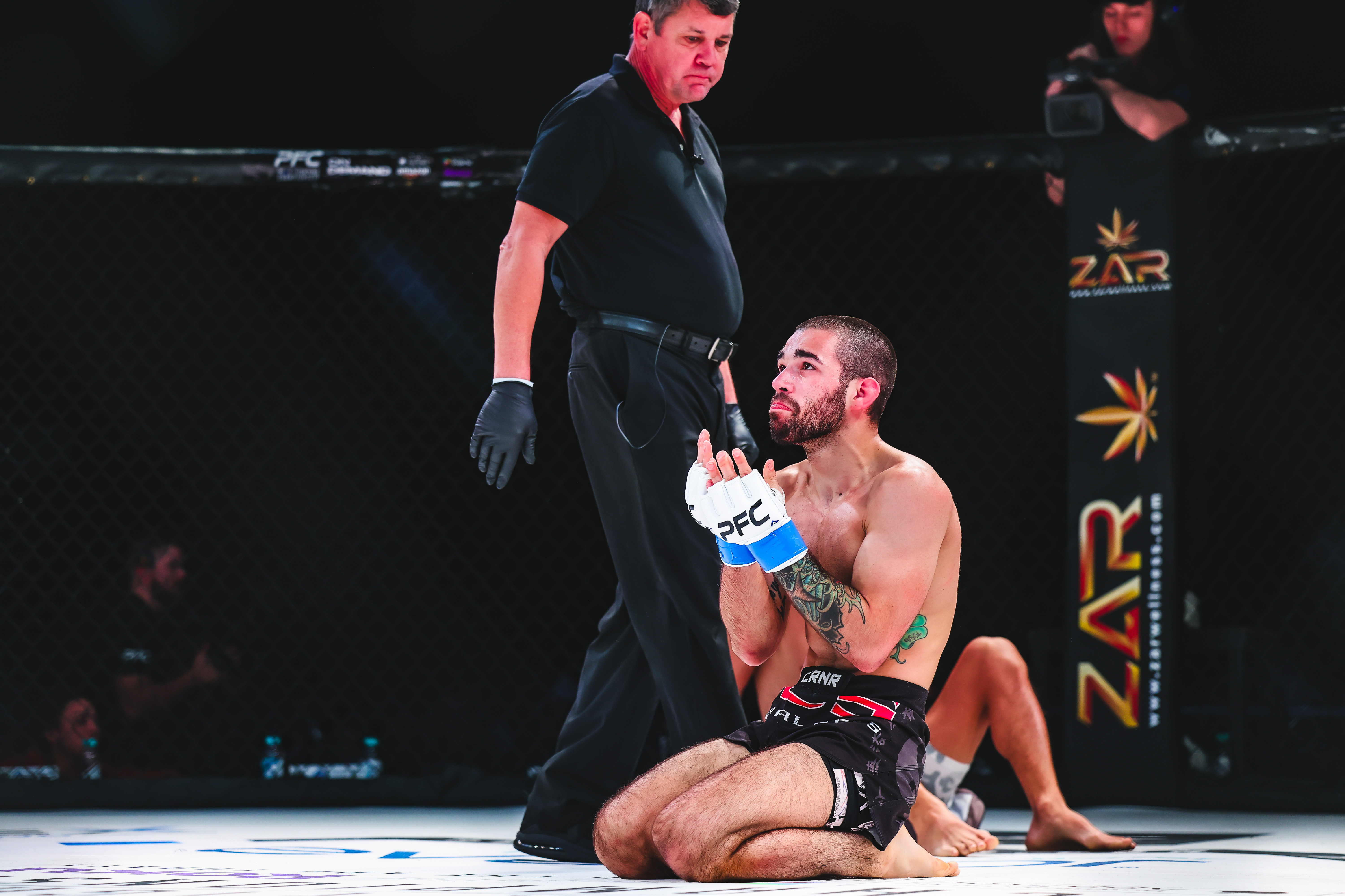 Luis De La Fuente vs Michael Dugan