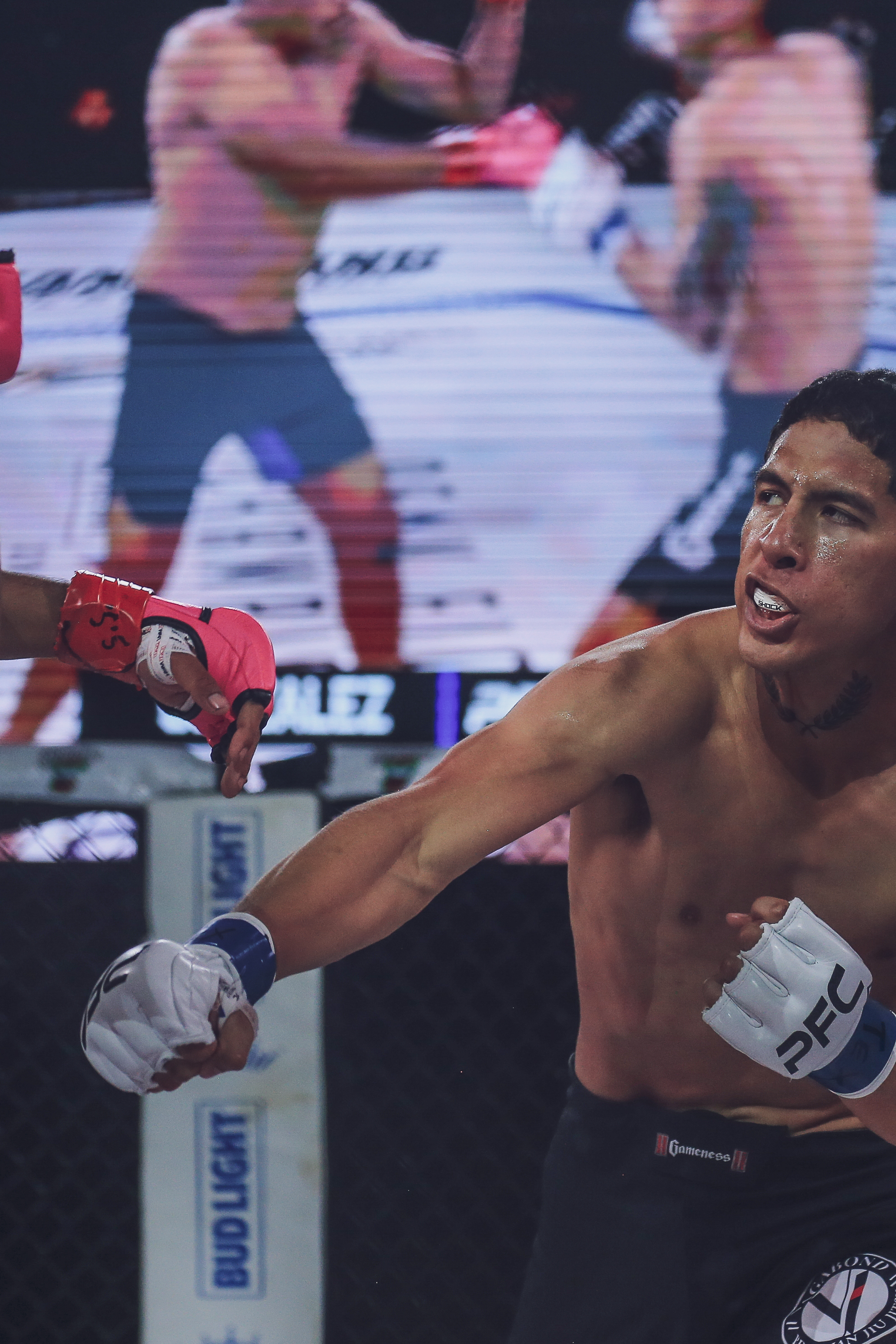 Kaleb Gonzalez vs Luis Medrano