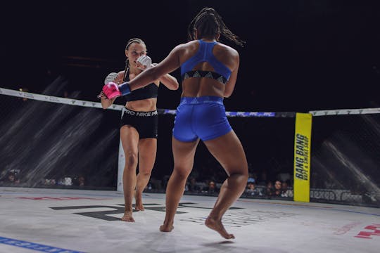 Karine Cristine vs Alex Apodaca