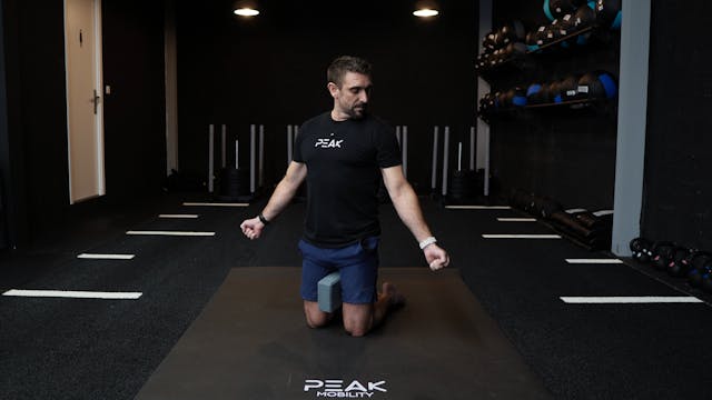 Tall-Kneeling Neck CARs