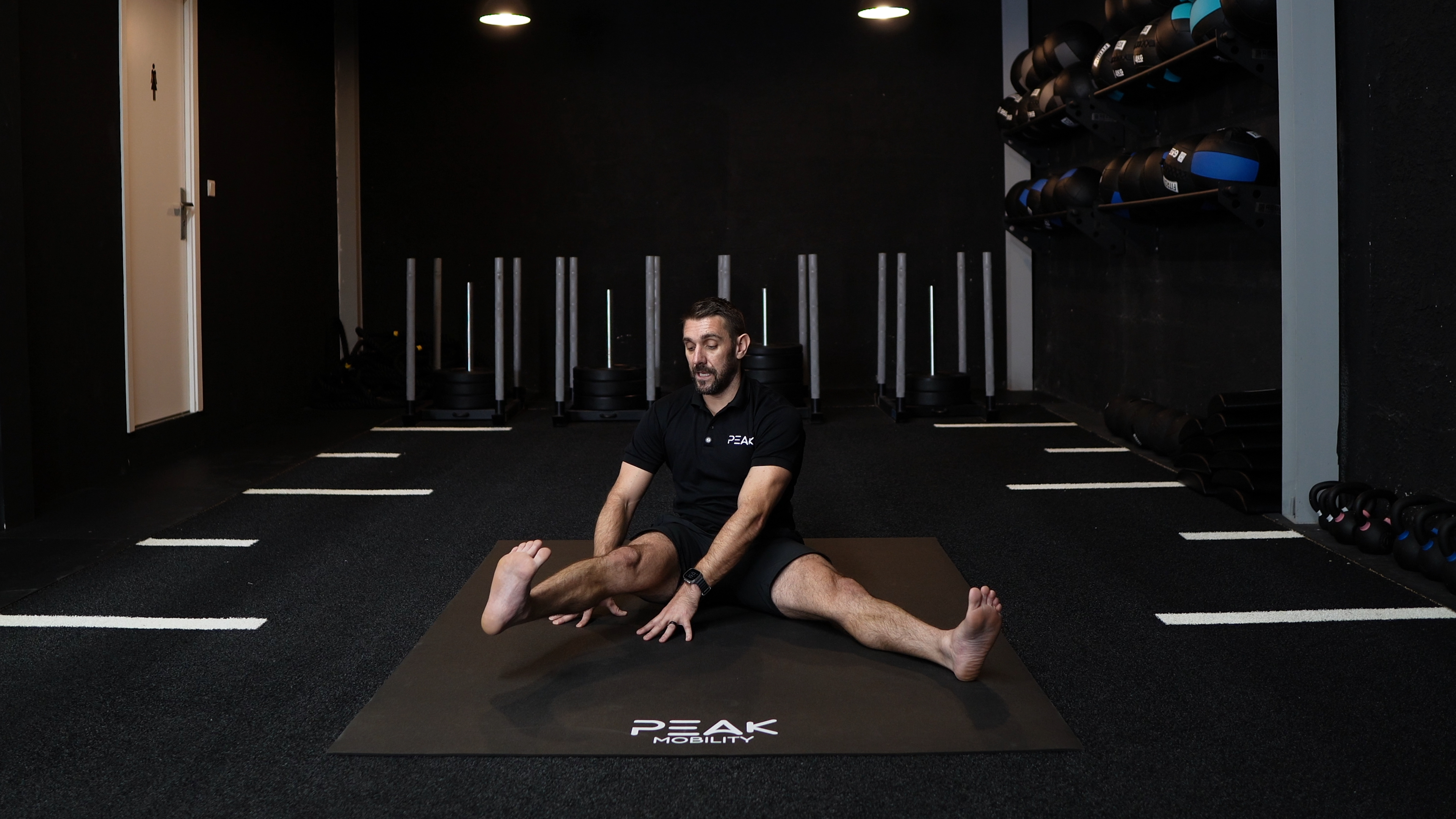 Straddle Hip Flexion Hover Axials