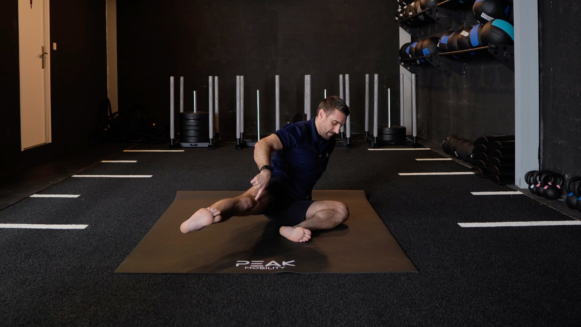 90/90 Hip Internal Rotation (IR) Abduction Lift-offs with Hinge