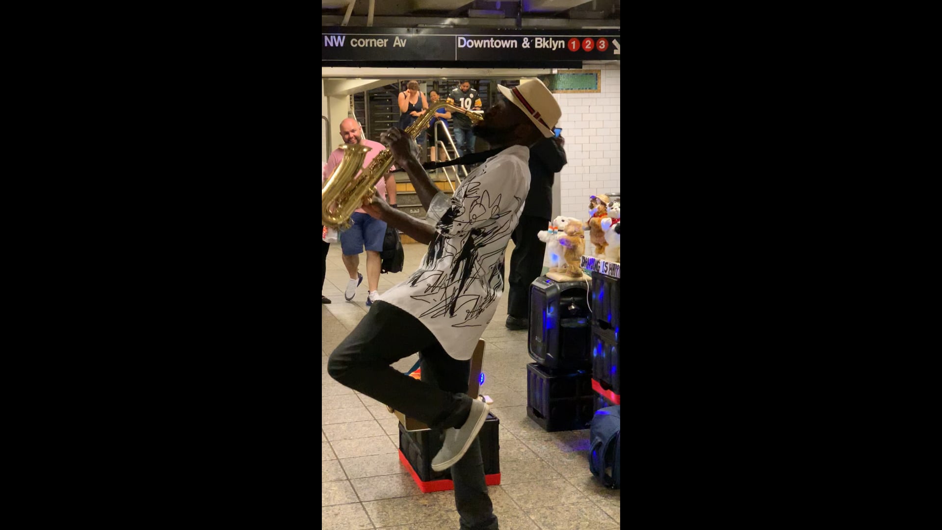 This dude really rocks