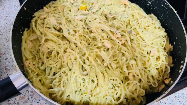 Creamy pasta with Salmon