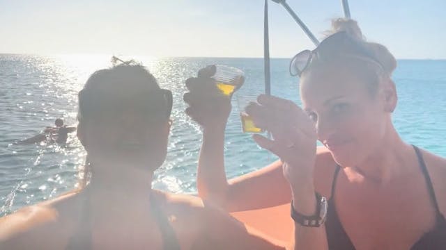 On the boat with Elisa and Le Bonx