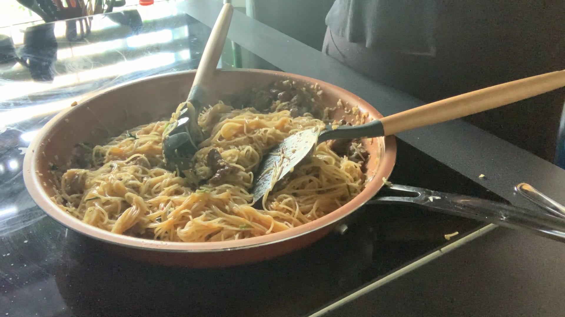 Pasta with stir fried beef