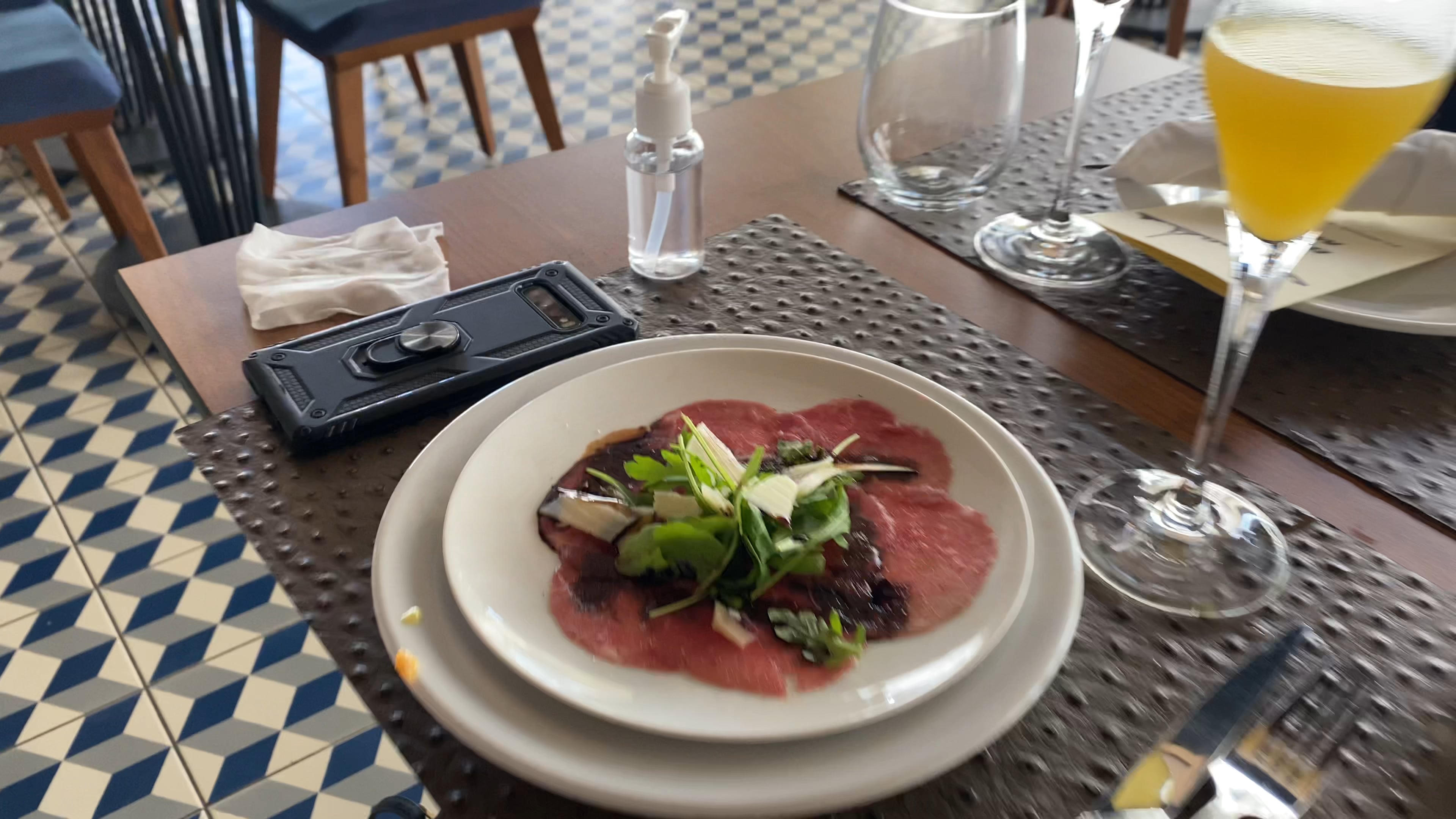 Beef carpaccio at la braise