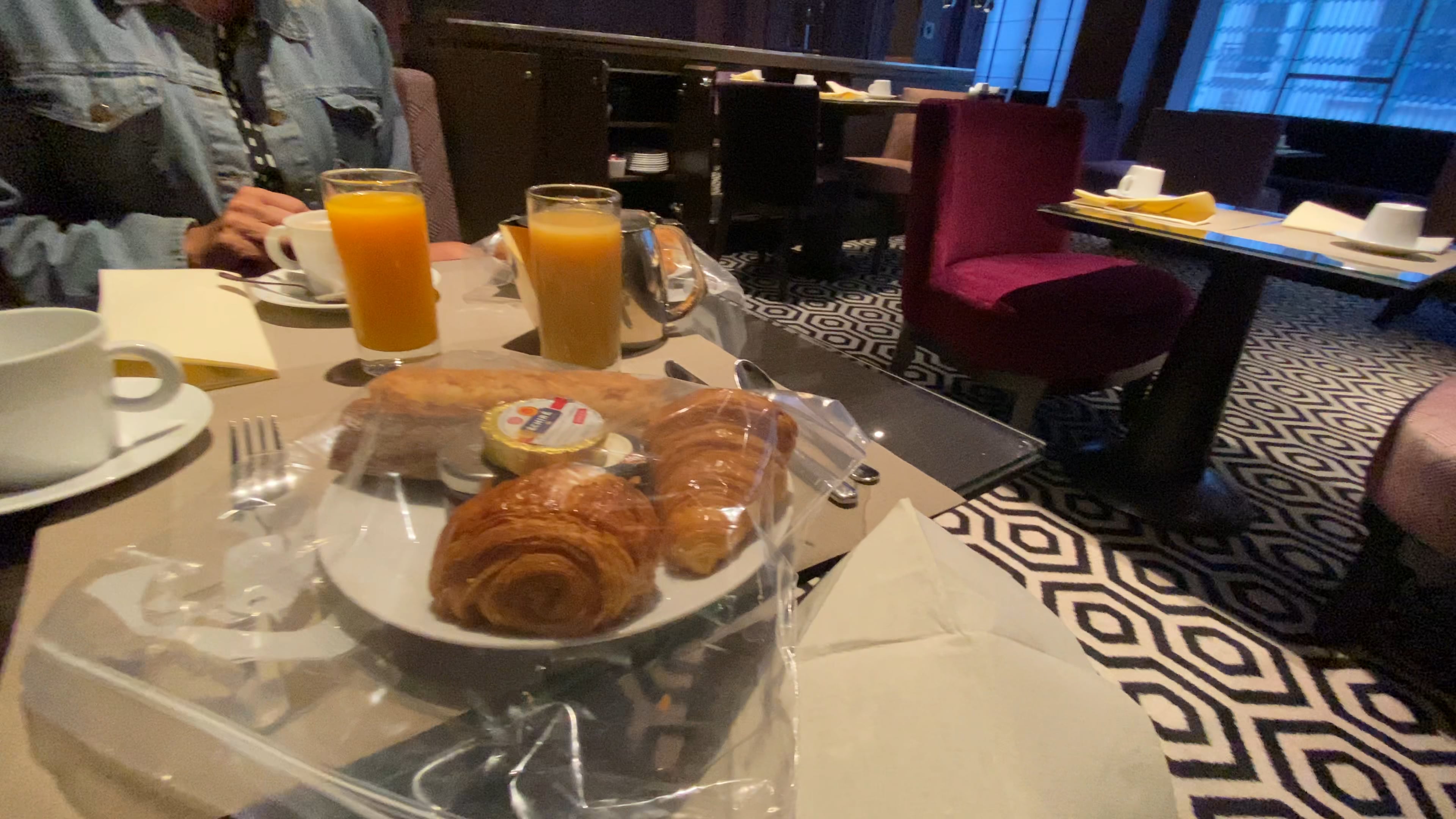 Breakfast in Paris