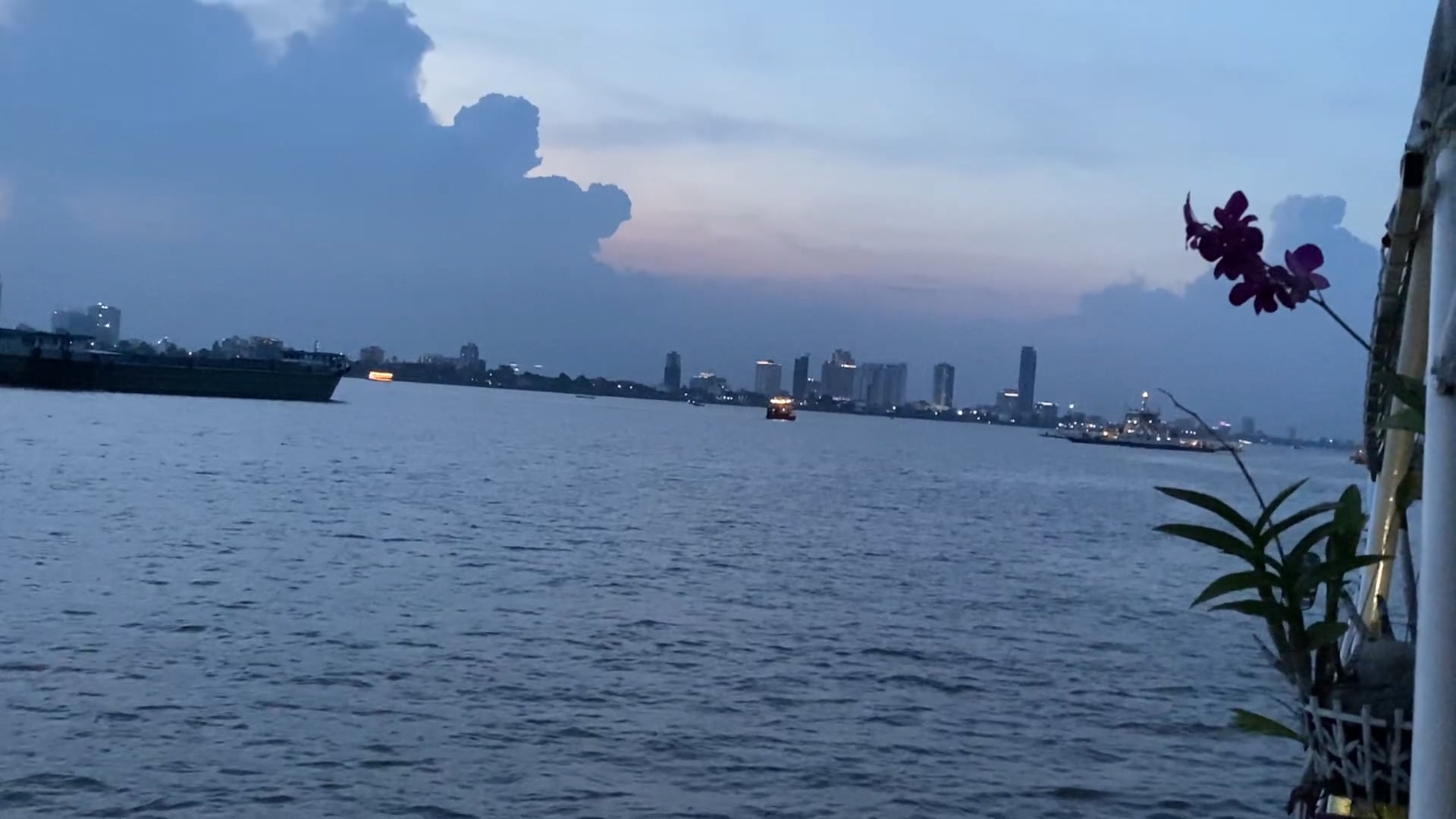 Phnom pen from the water